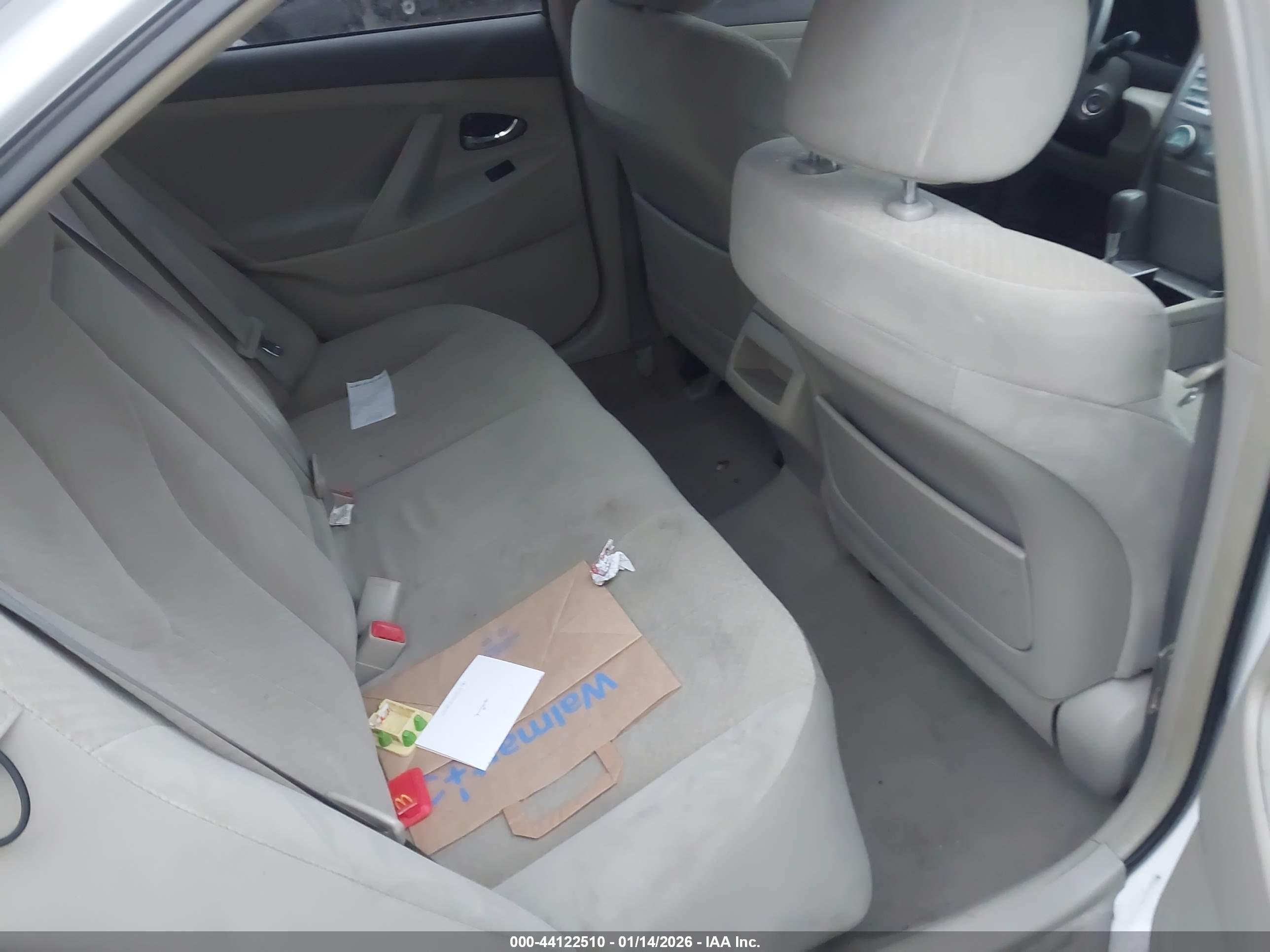 TOYOTA CAMRY image 8