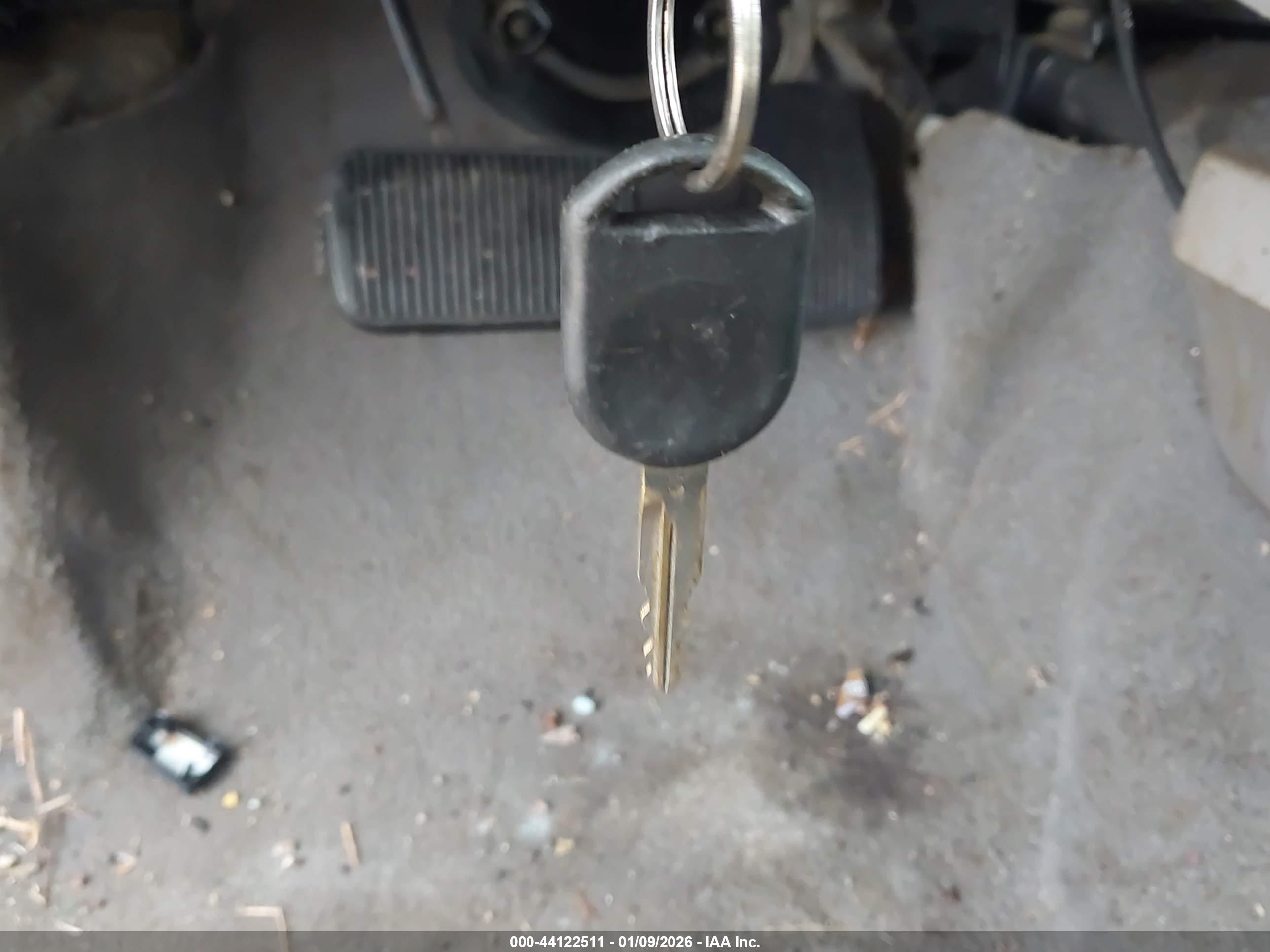 FORD TAURUS image 11
