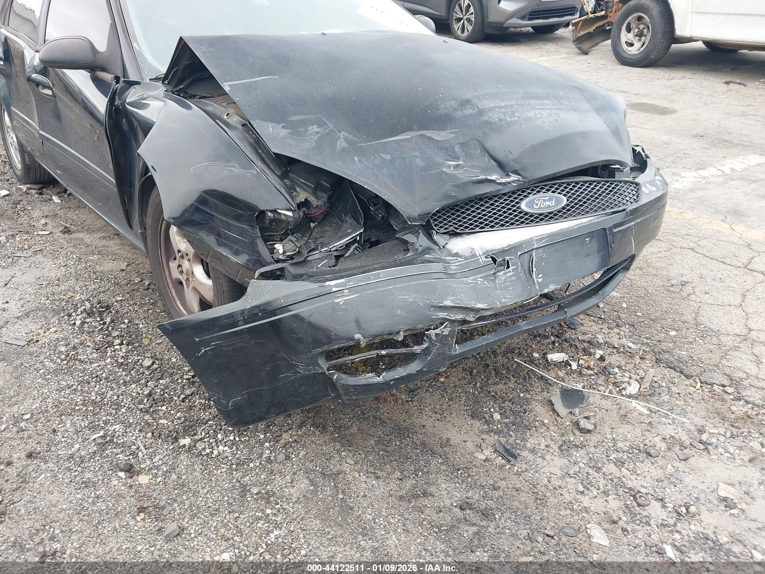 FORD TAURUS image 6