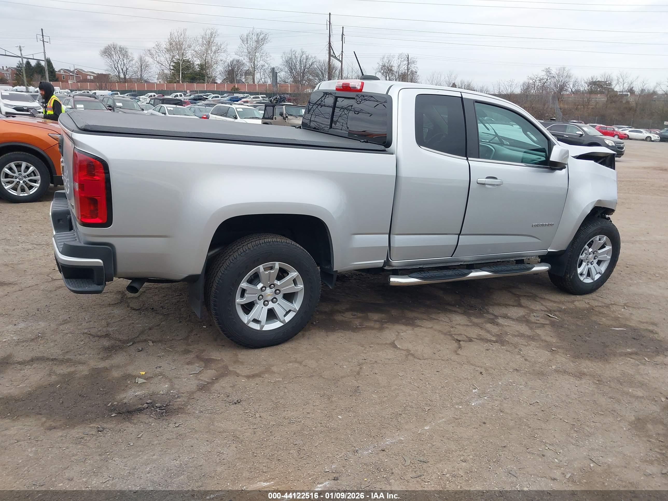 CHEVROLET COLORADO image 4