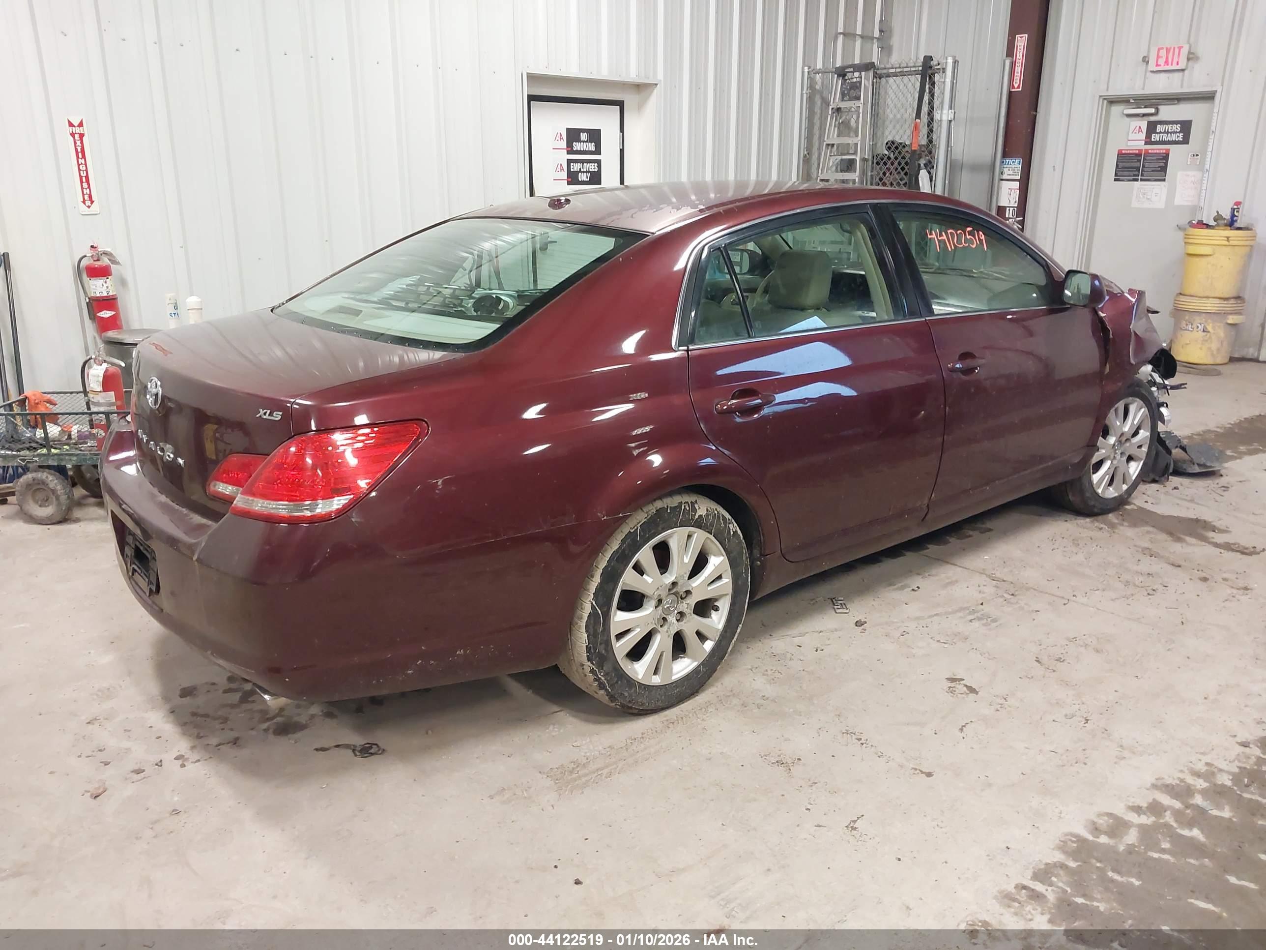 TOYOTA AVALON image 4