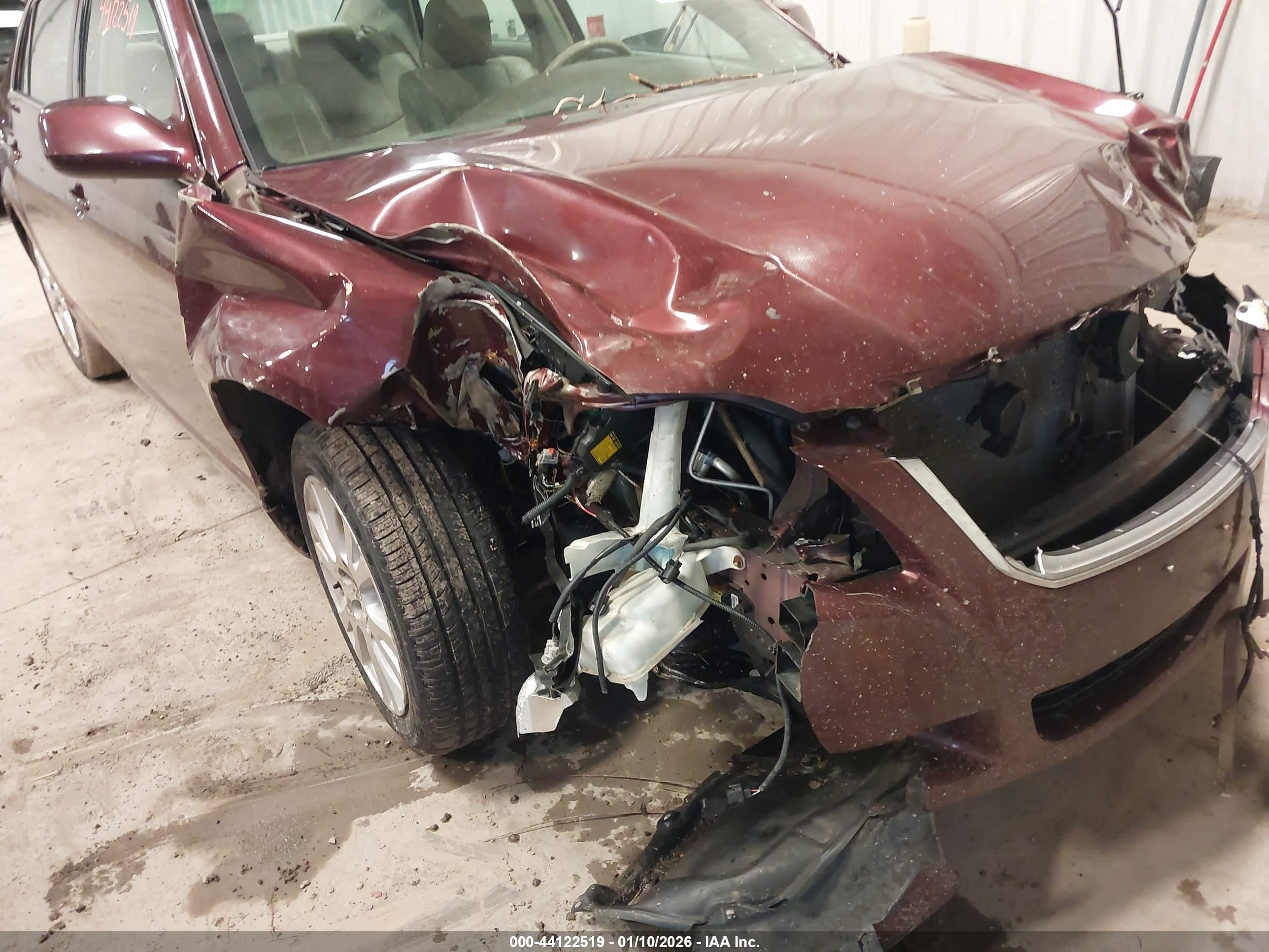 TOYOTA AVALON image 6