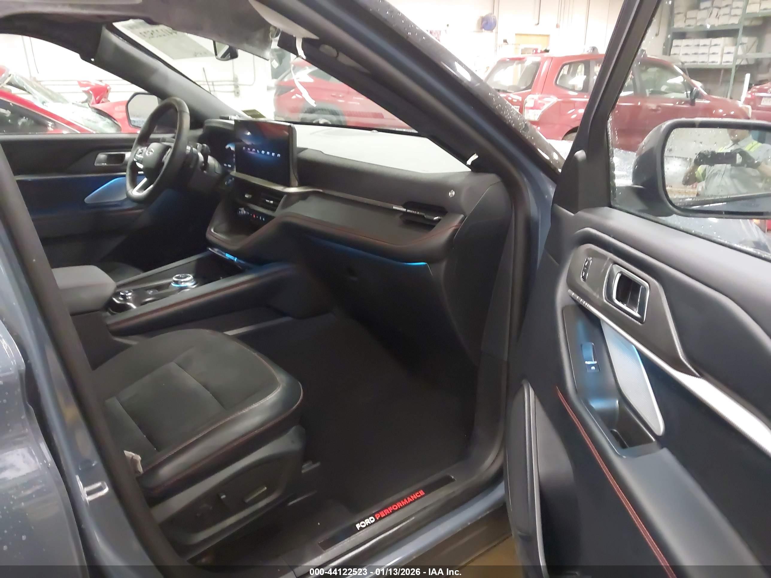 FORD EXPLORER image 5