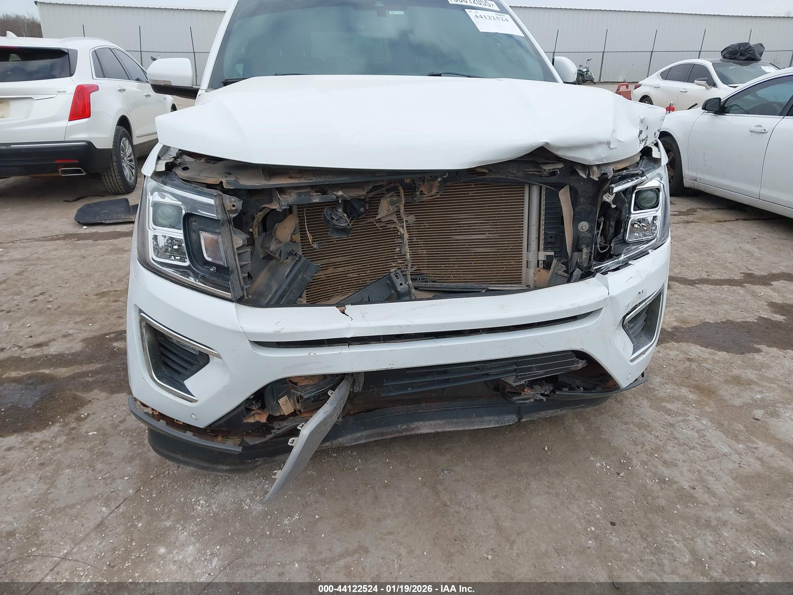 FORD EXPEDITION image 6
