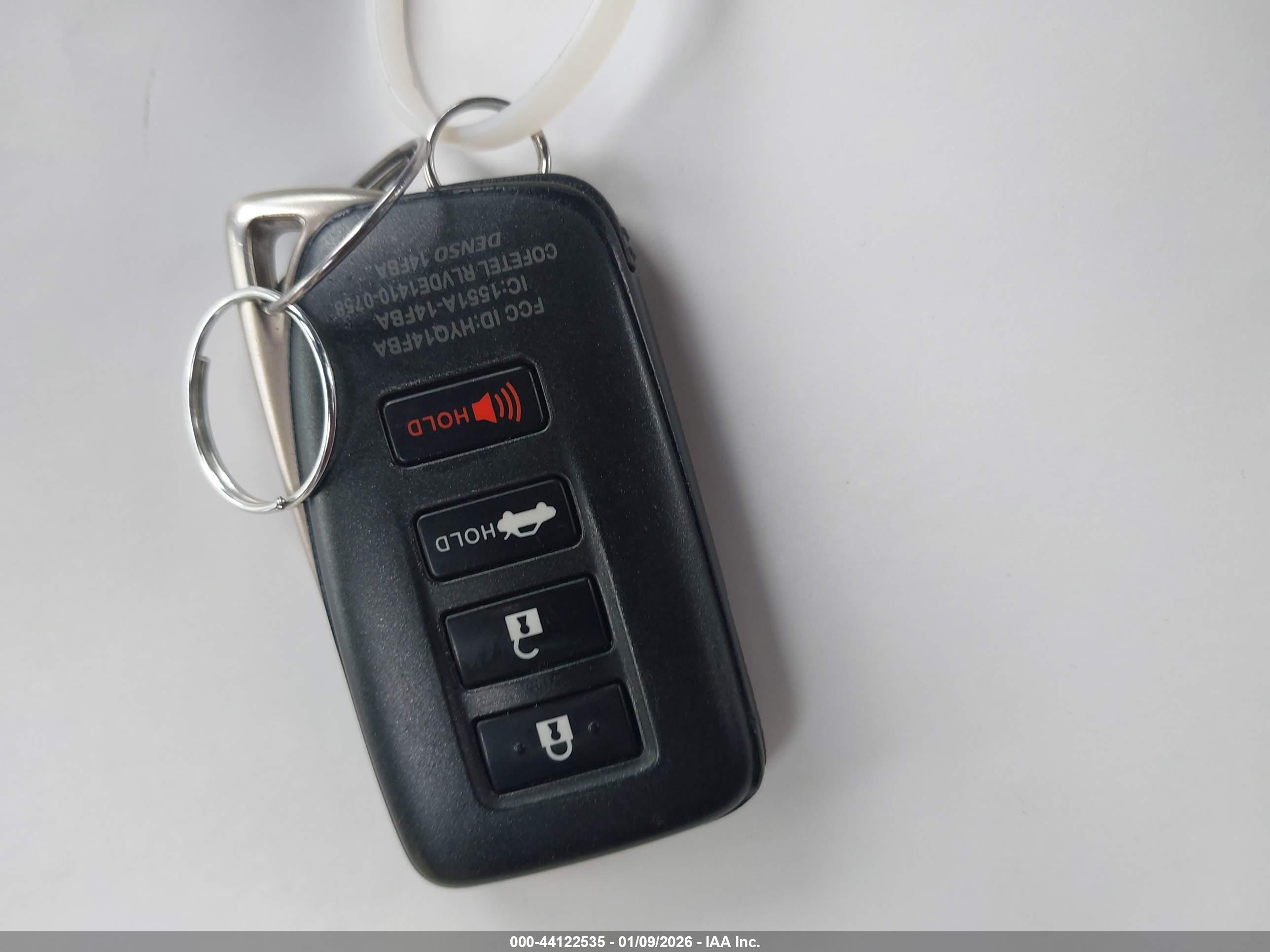 LEXUS IS image 11