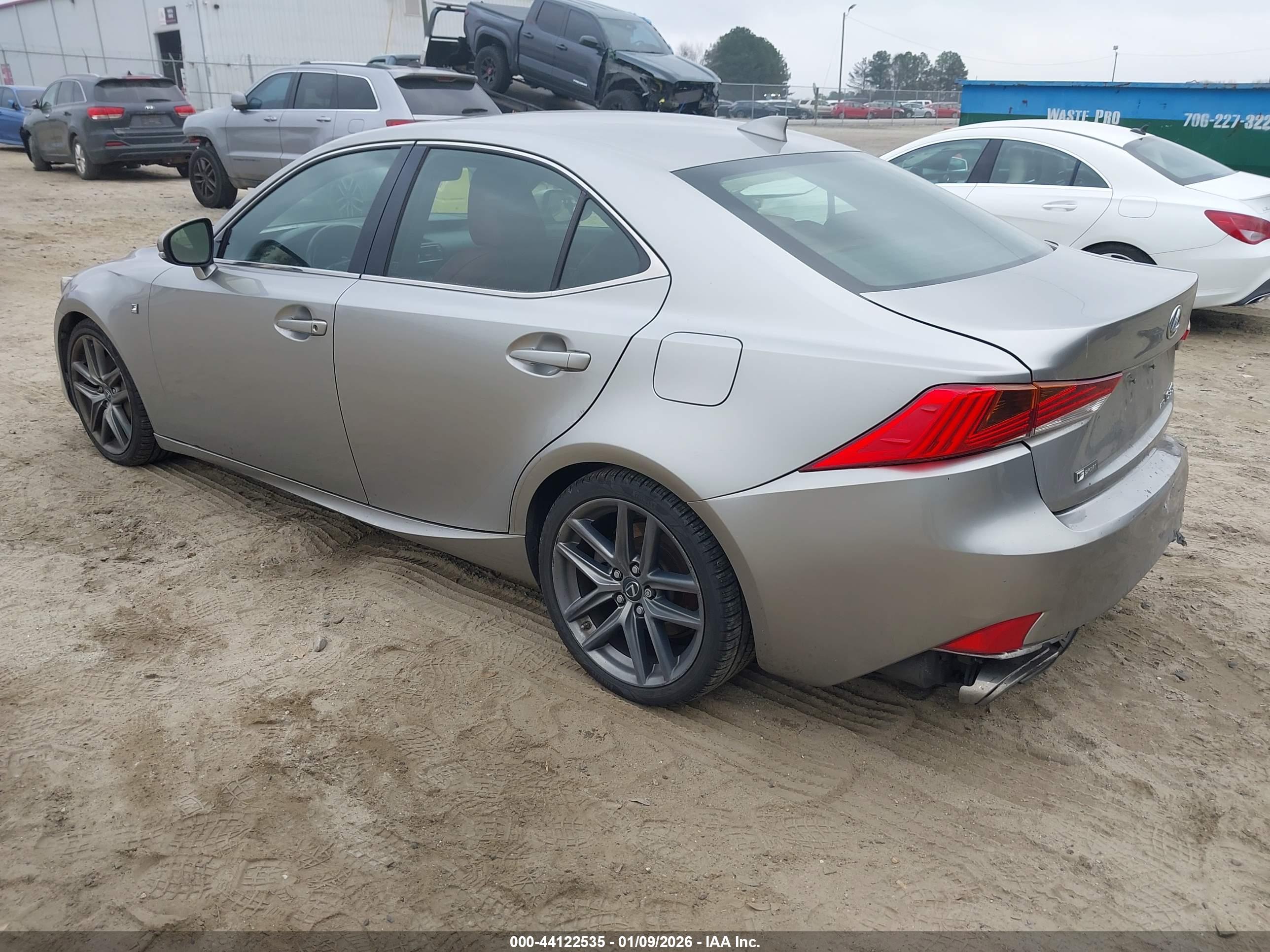 LEXUS IS image 3