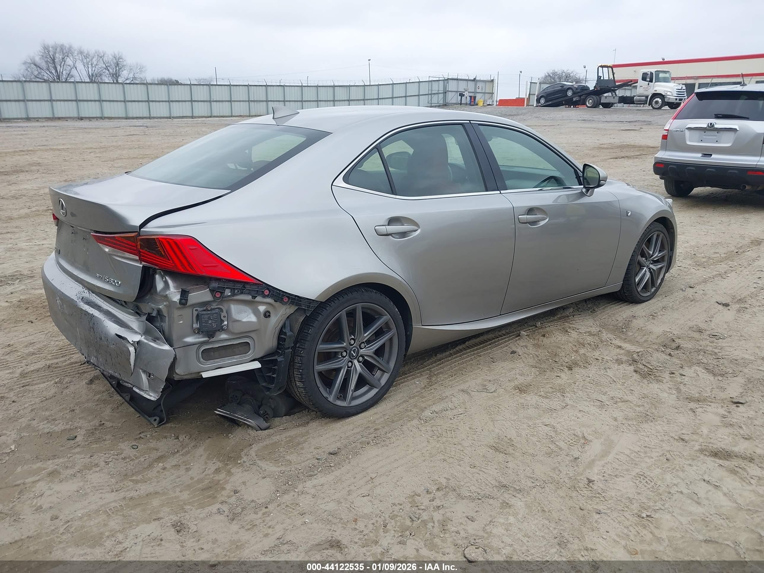 LEXUS IS image 4