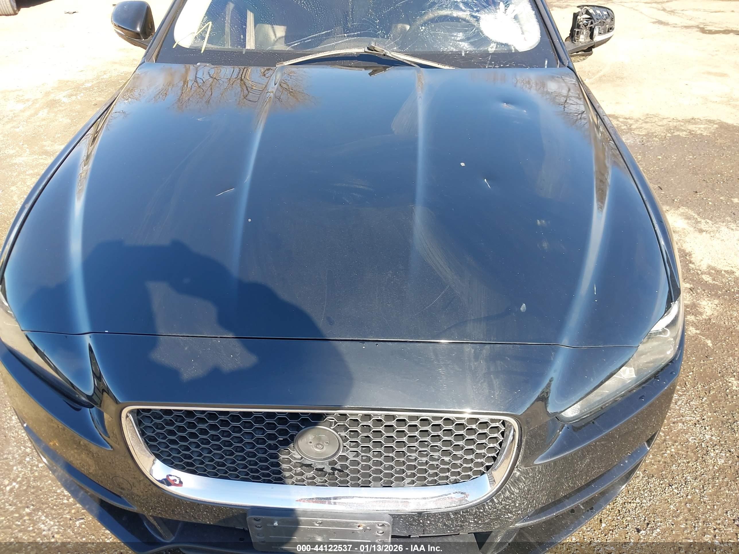 JAGUAR XE image 10