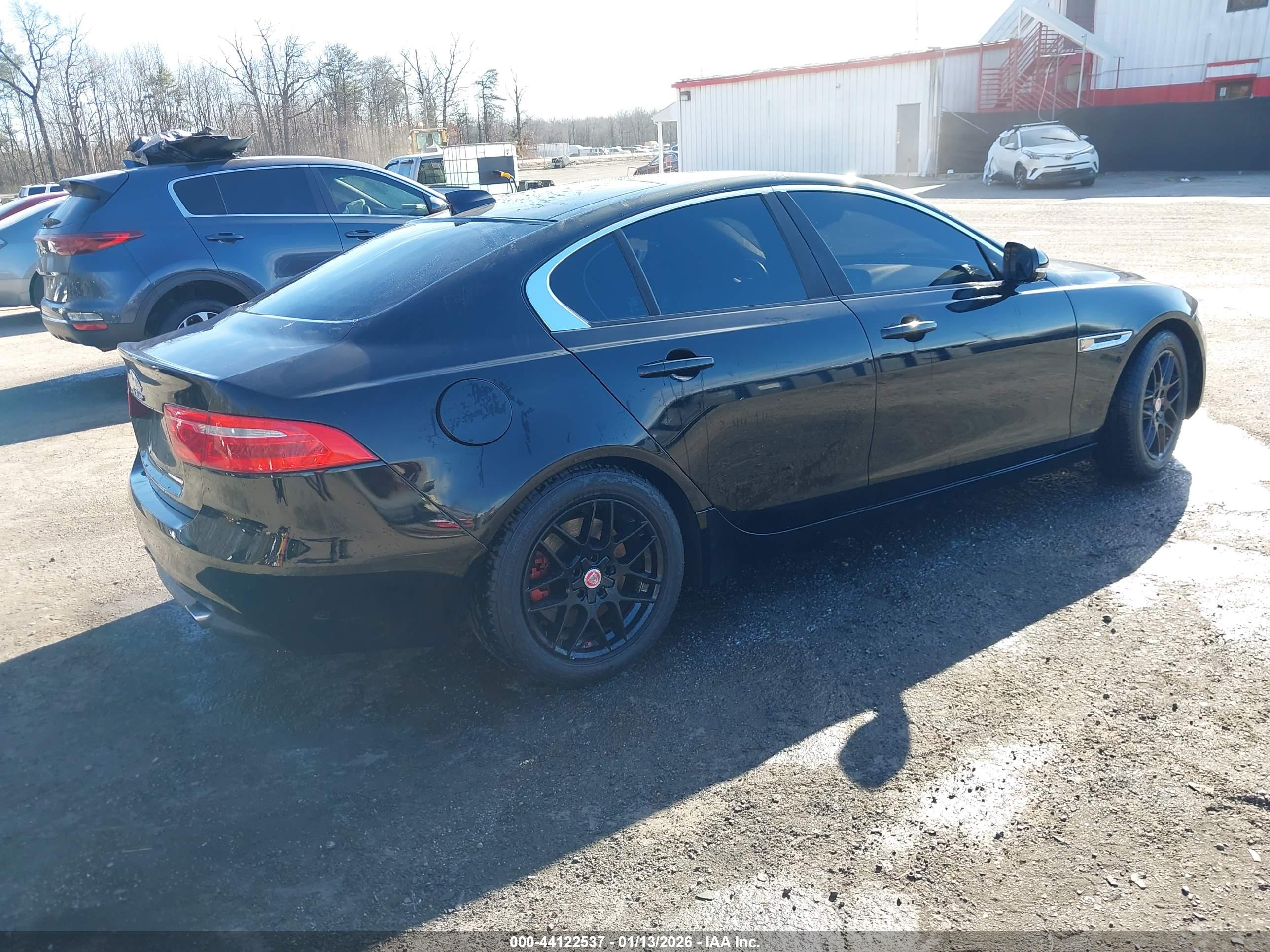 JAGUAR XE image 4