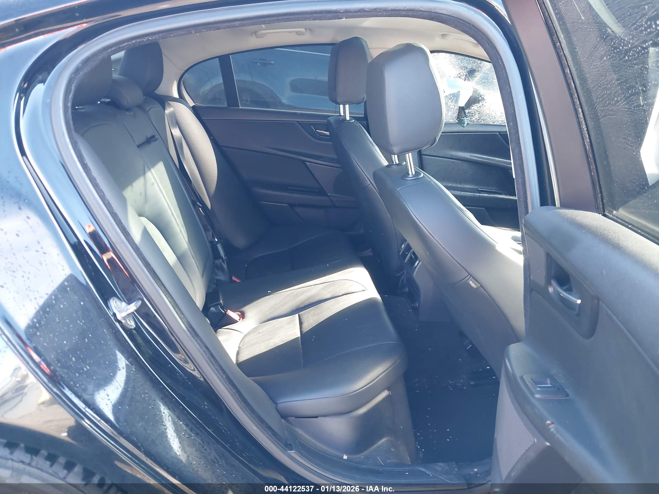 JAGUAR XE image 8