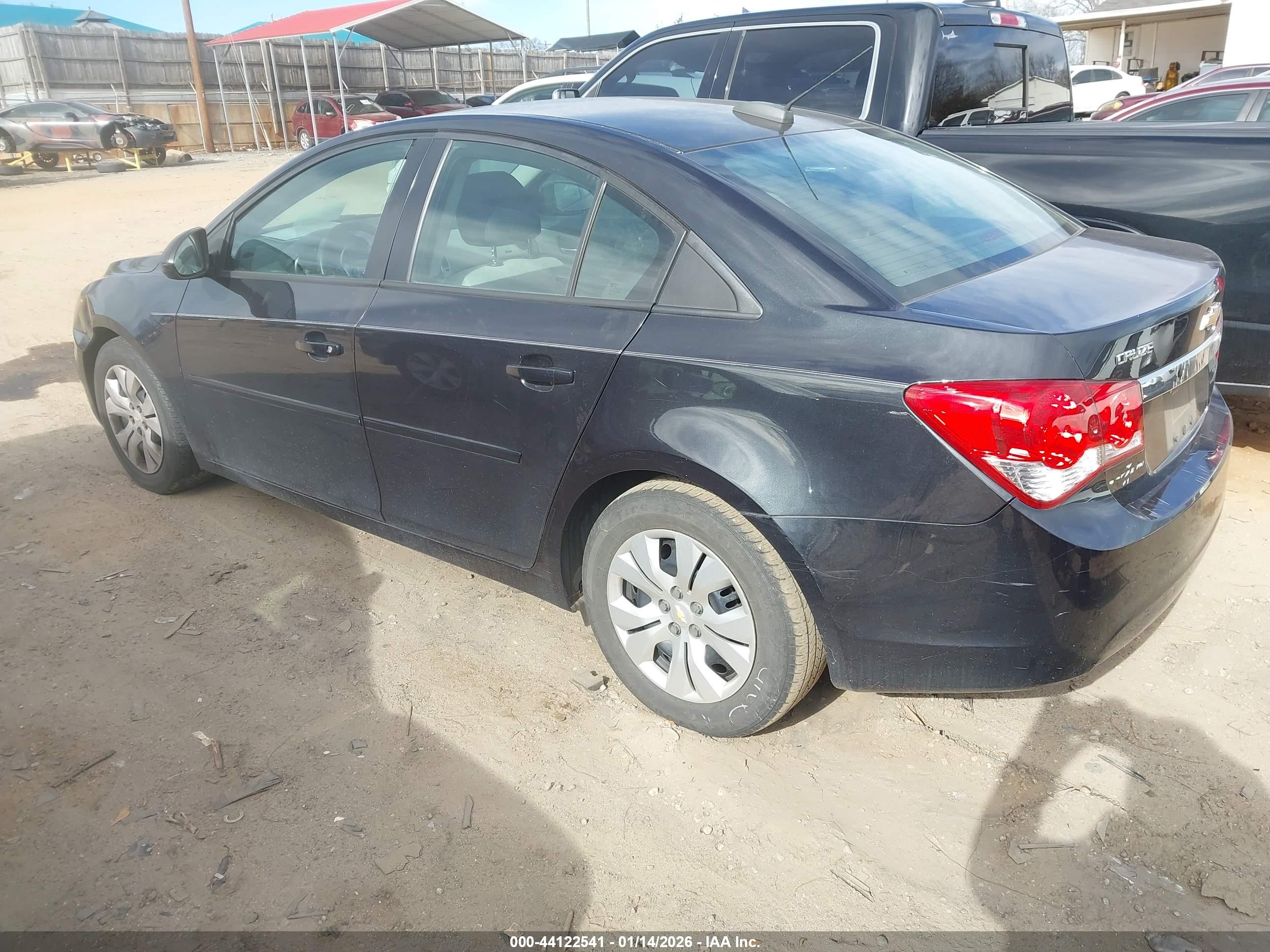 CHEVROLET CRUZE image 3