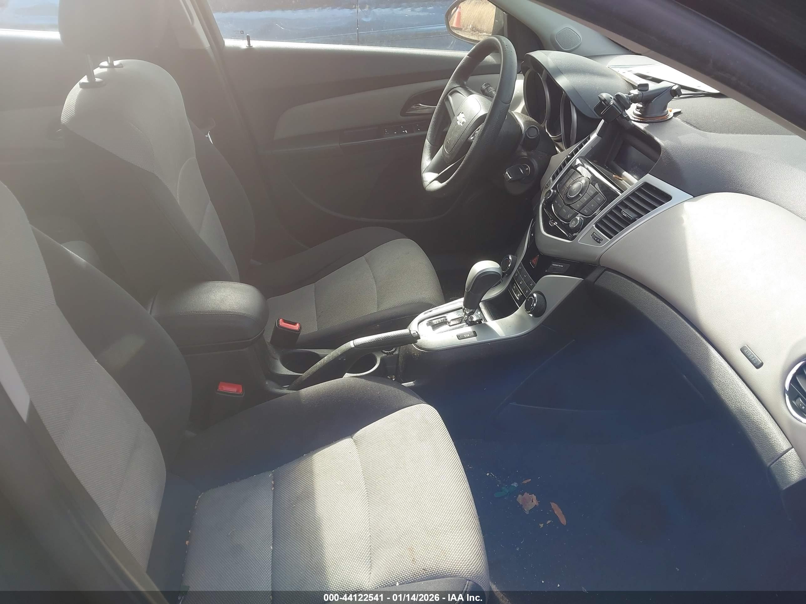 CHEVROLET CRUZE image 5