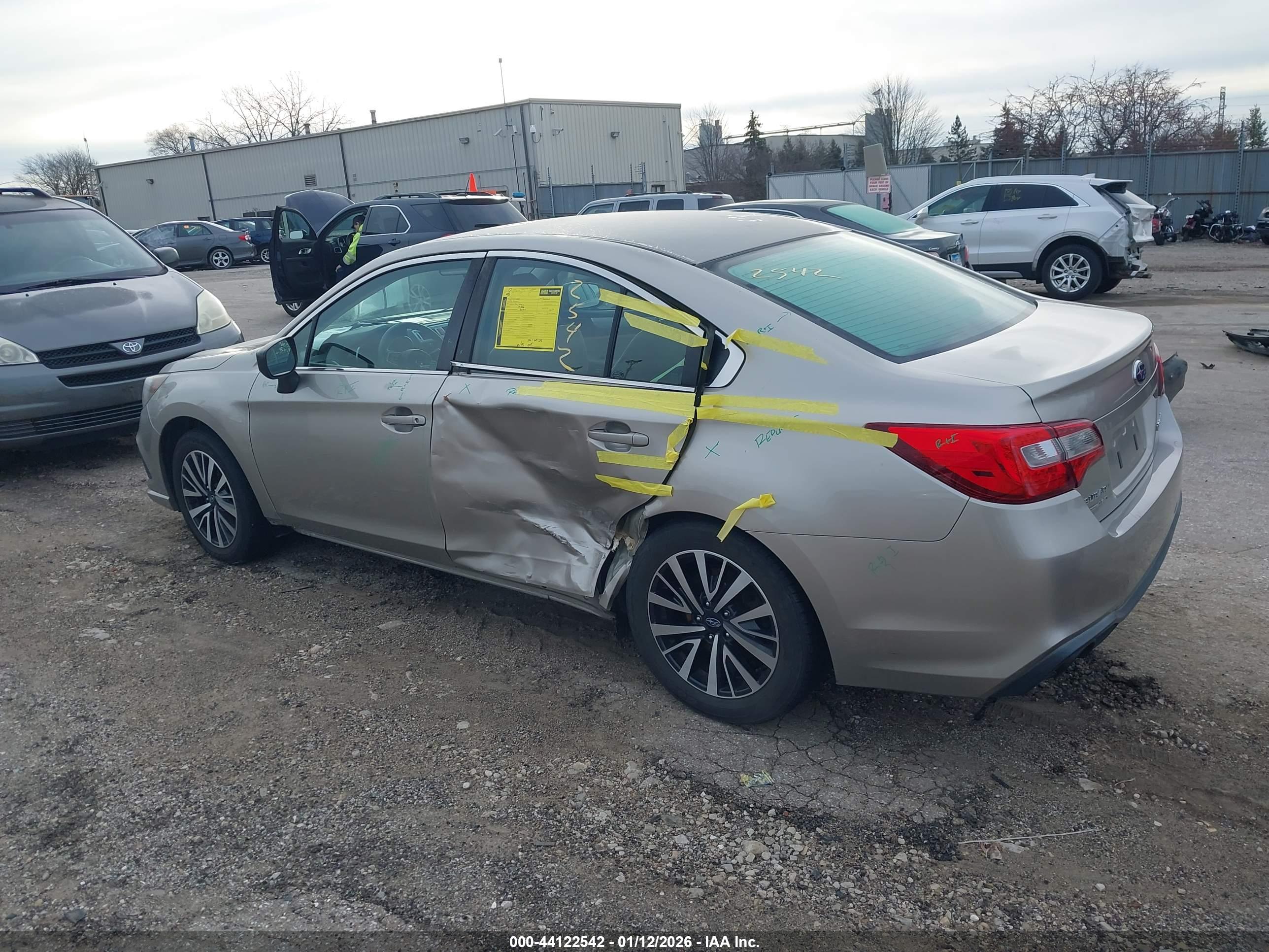 SUBARU LEGACY image 3