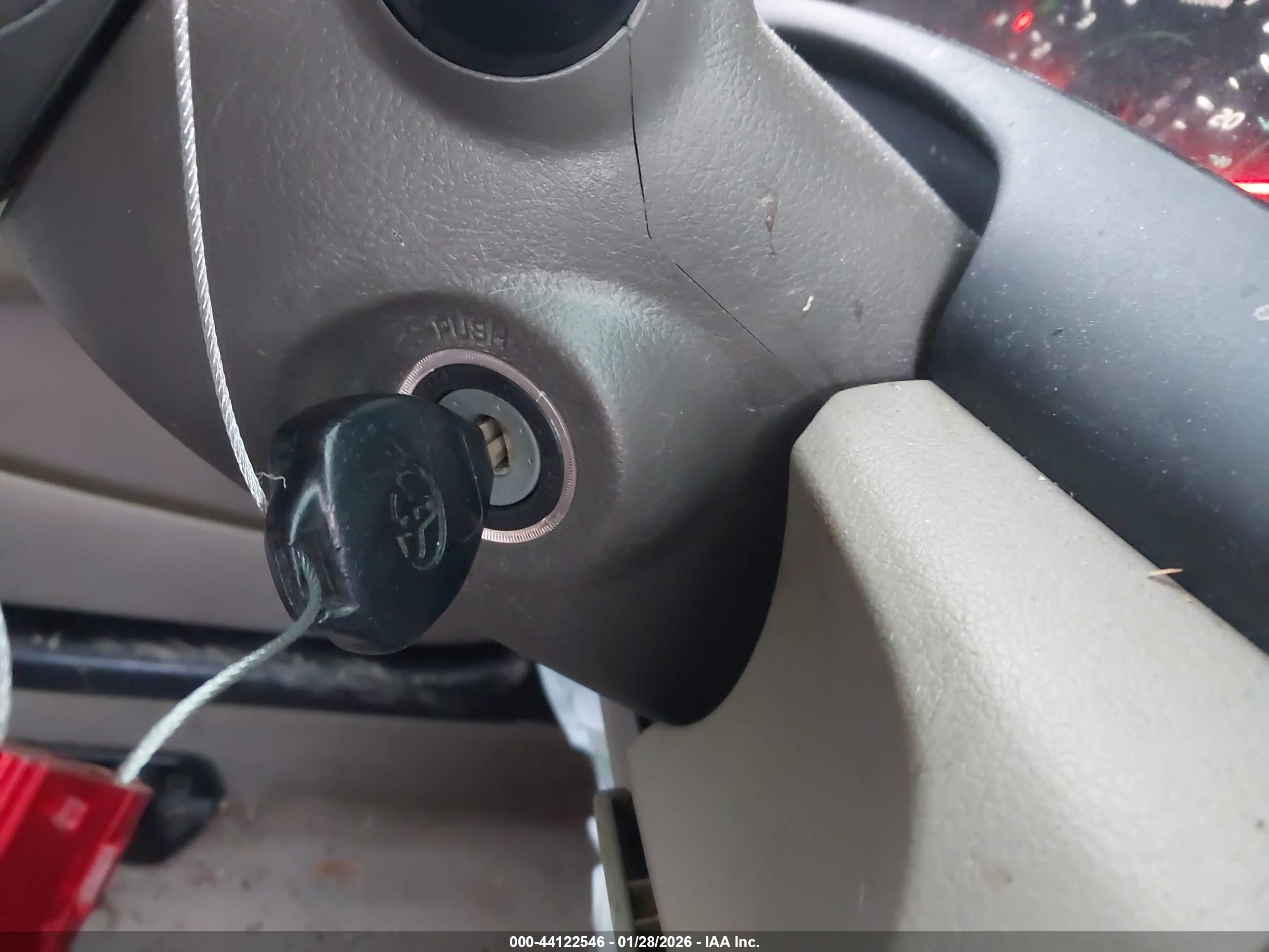 TOYOTA CAMRY image 11