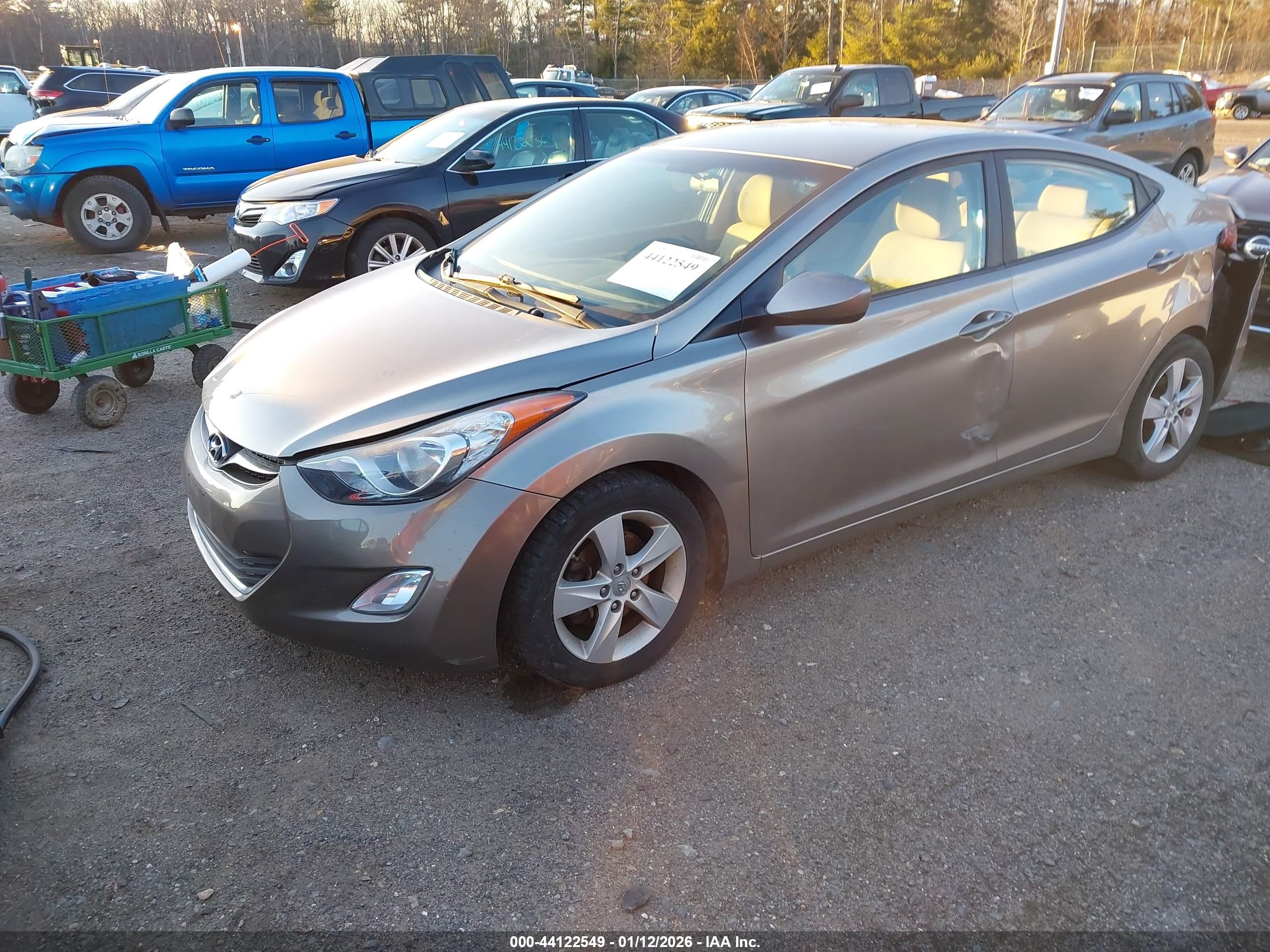 HYUNDAI ELANTRA image 2