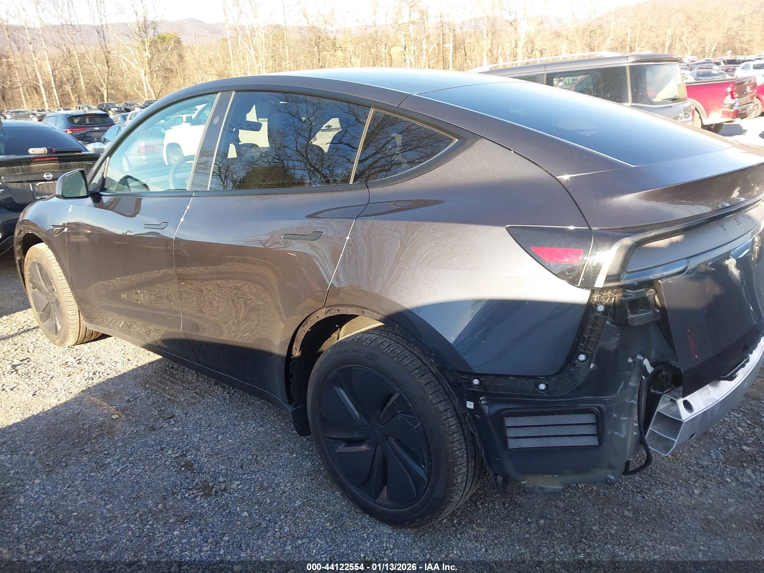 TESLA MODEL image 3