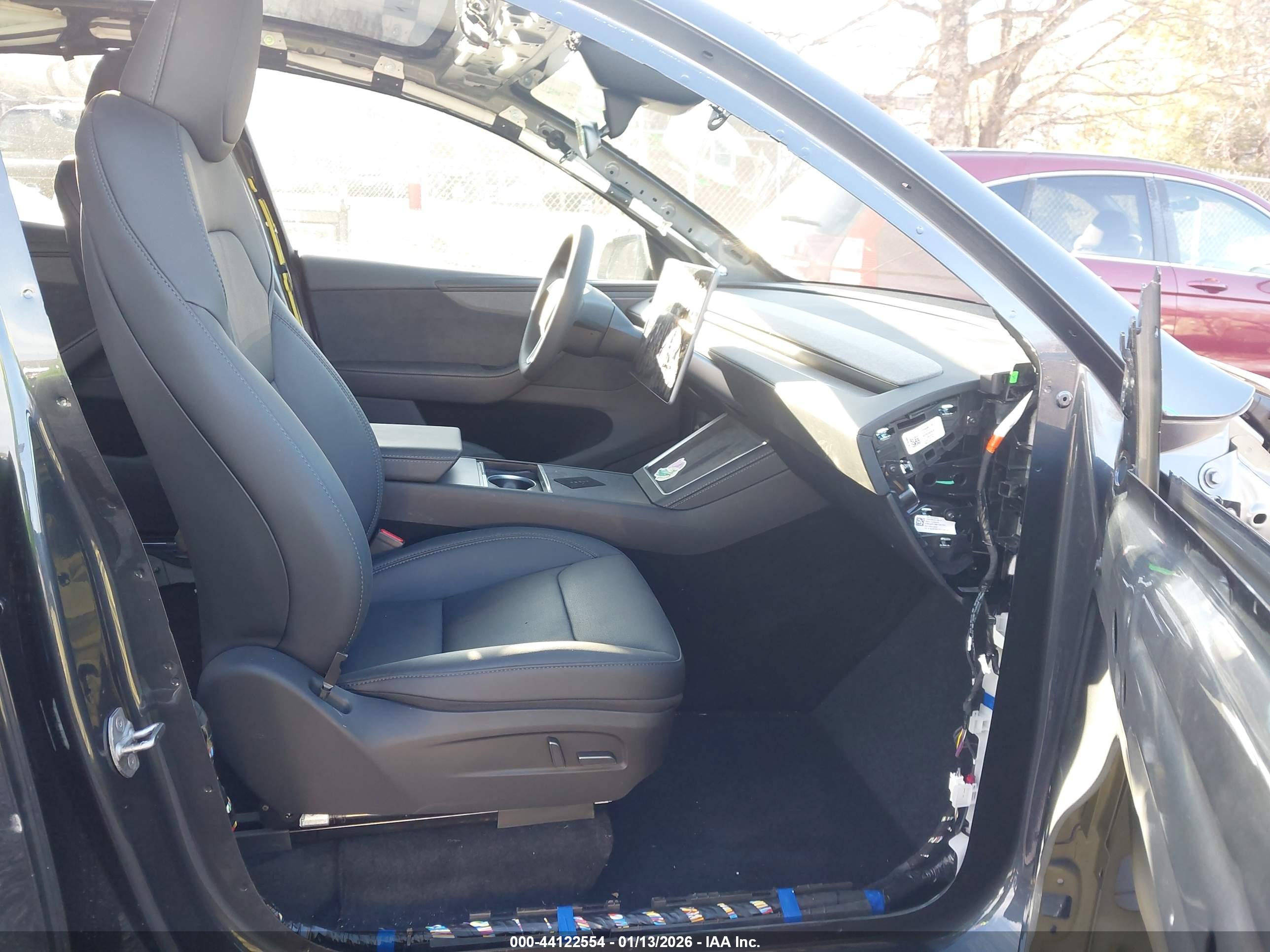 TESLA MODEL image 5