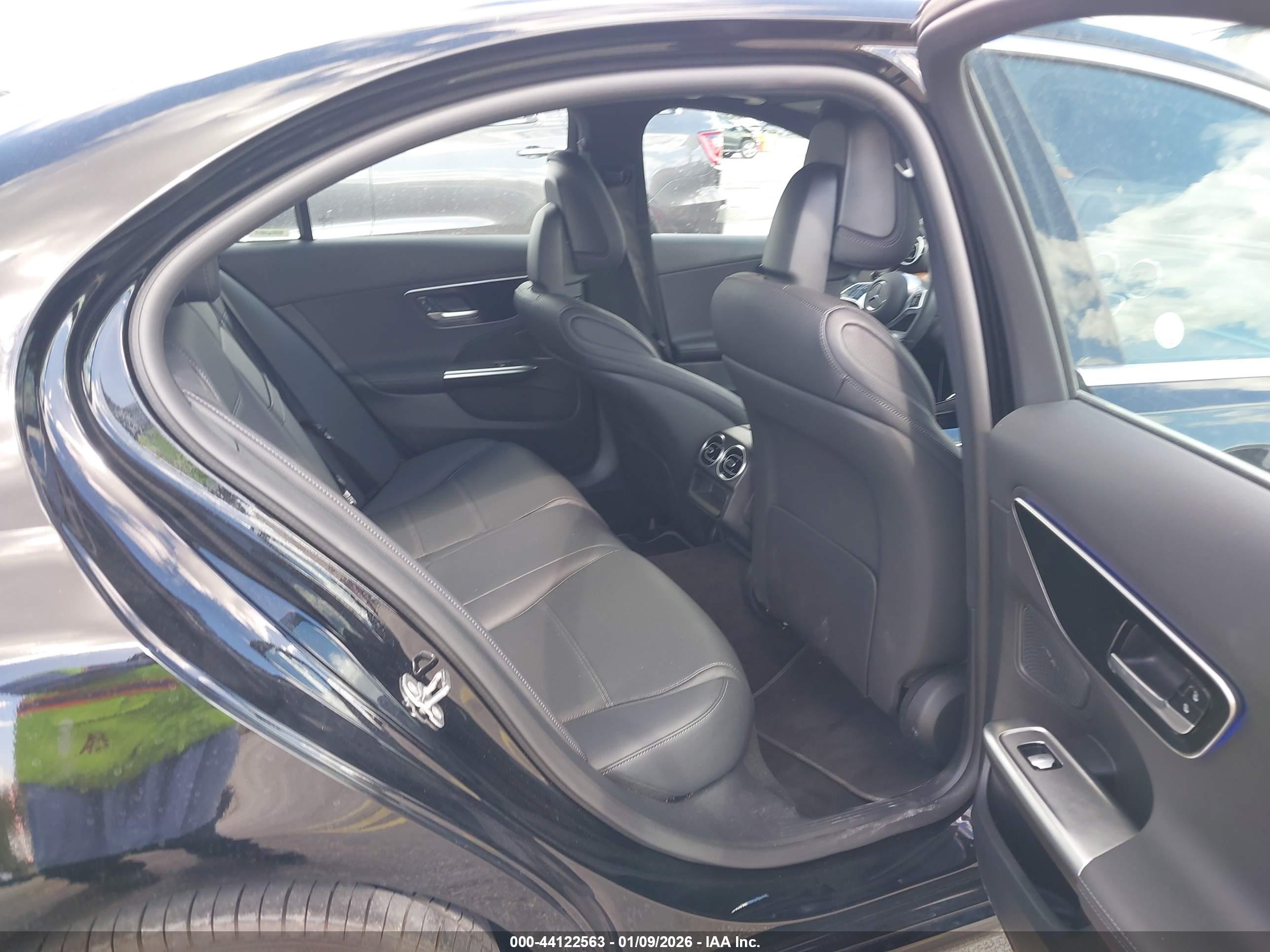 MERCEDES-BENZ C image 8