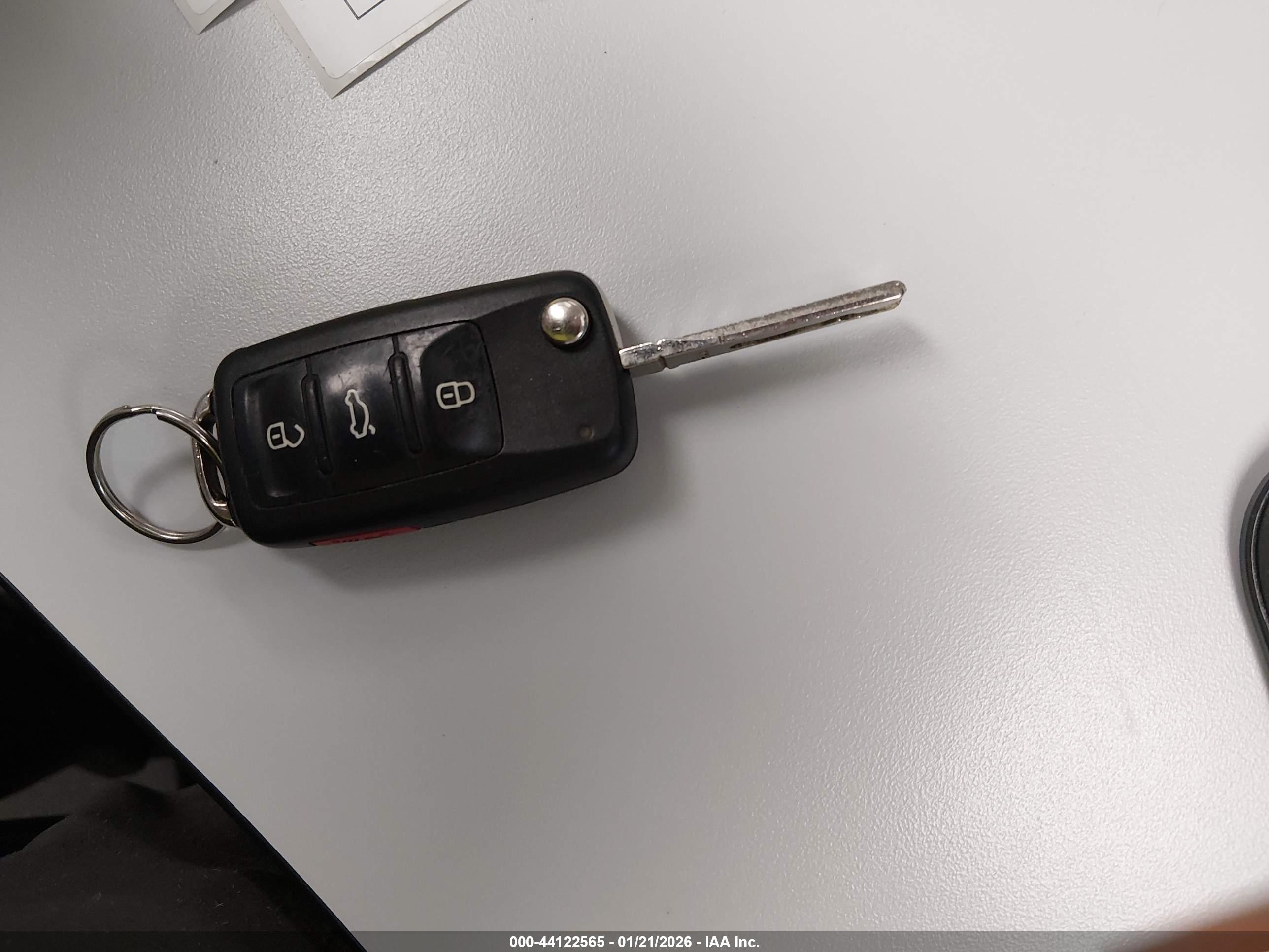 VOLKSWAGEN BEETLE image 11
