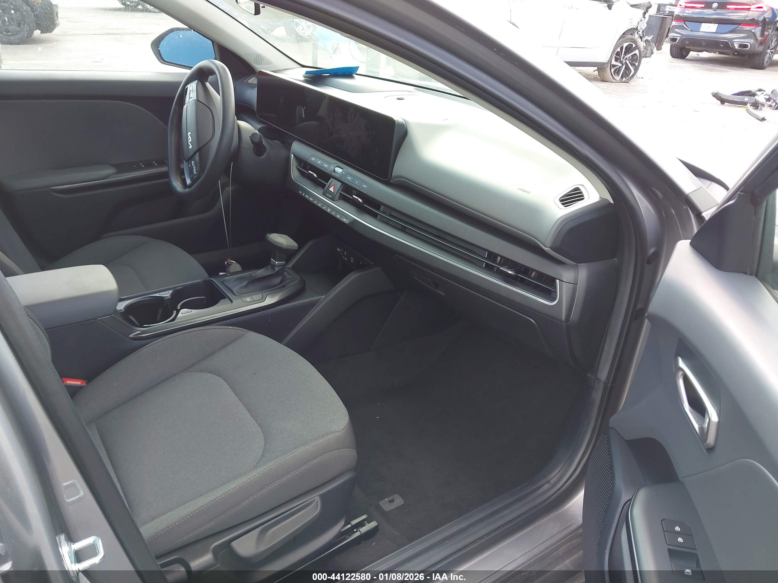 KIA K4 image 5