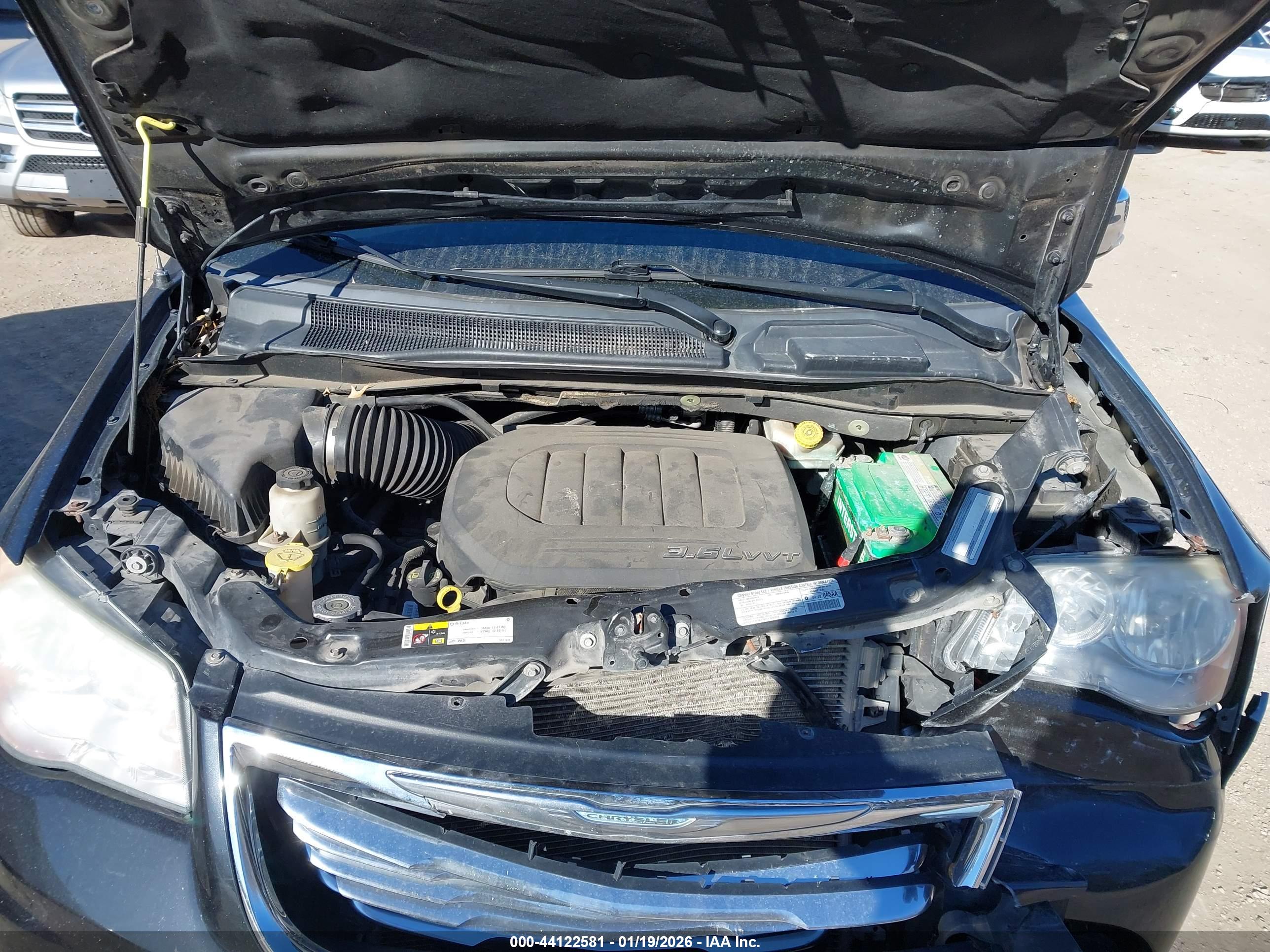 CHRYSLER TOWN image 10