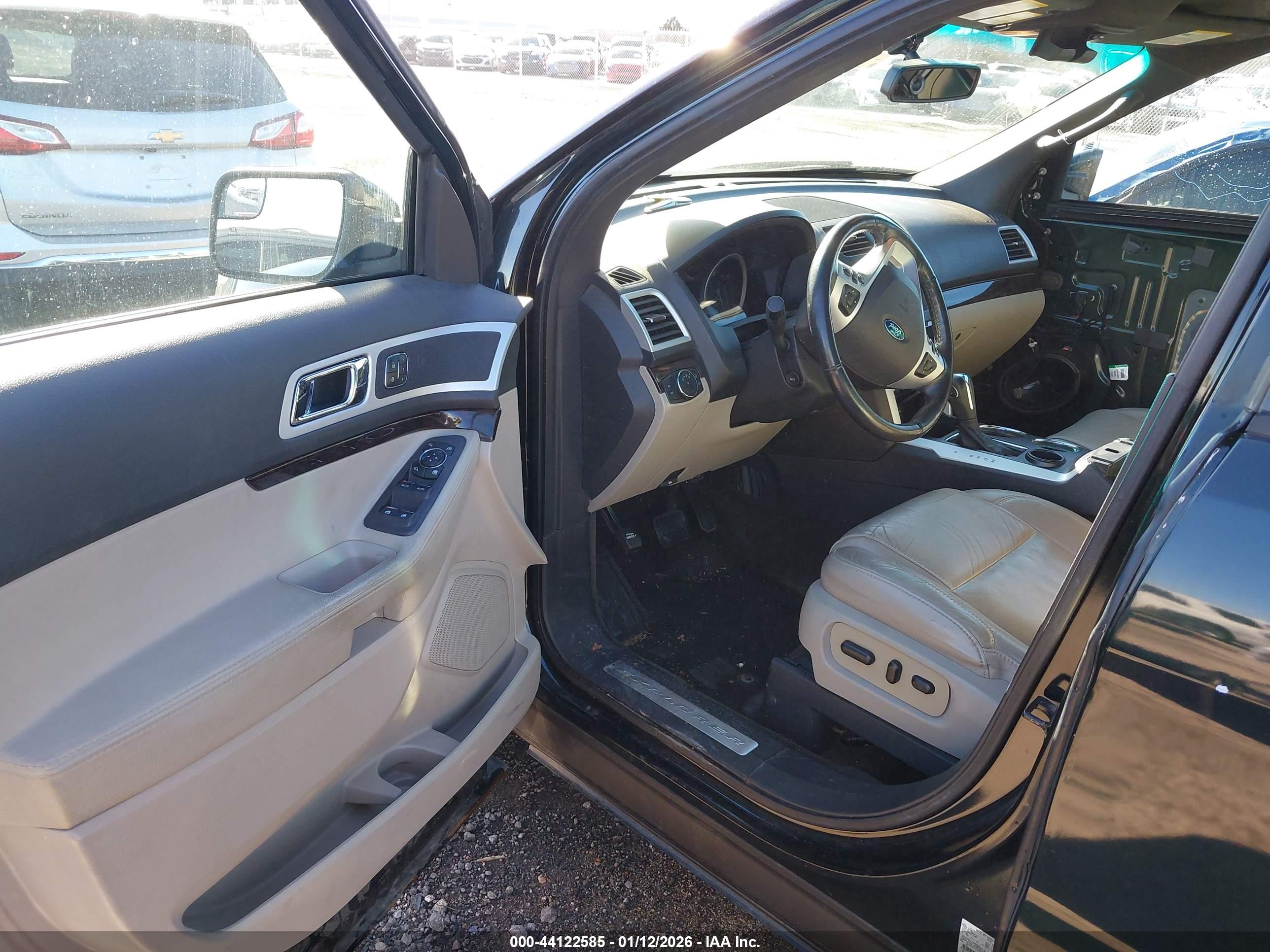 FORD EXPLORER image 5