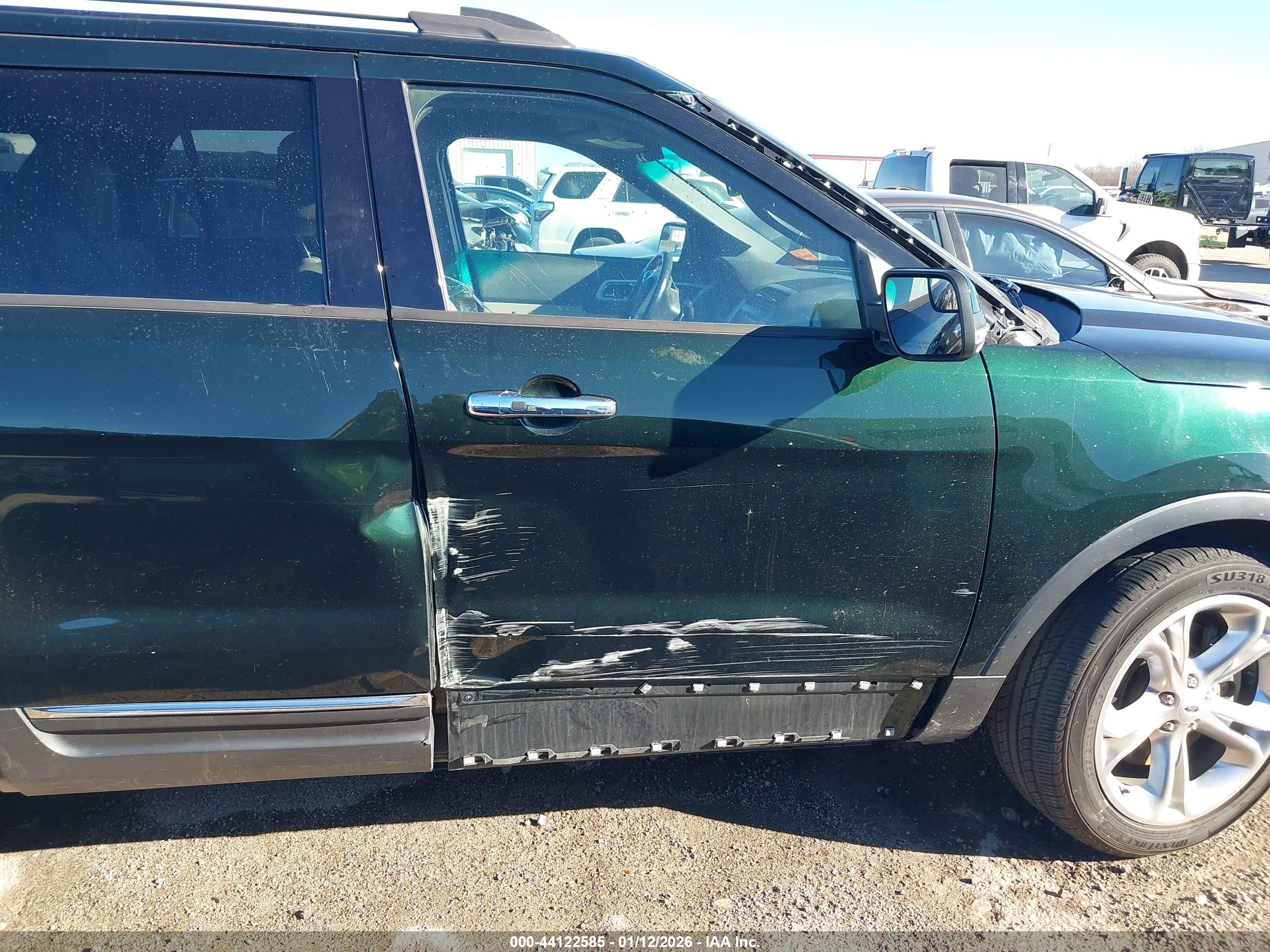 FORD EXPLORER image 6