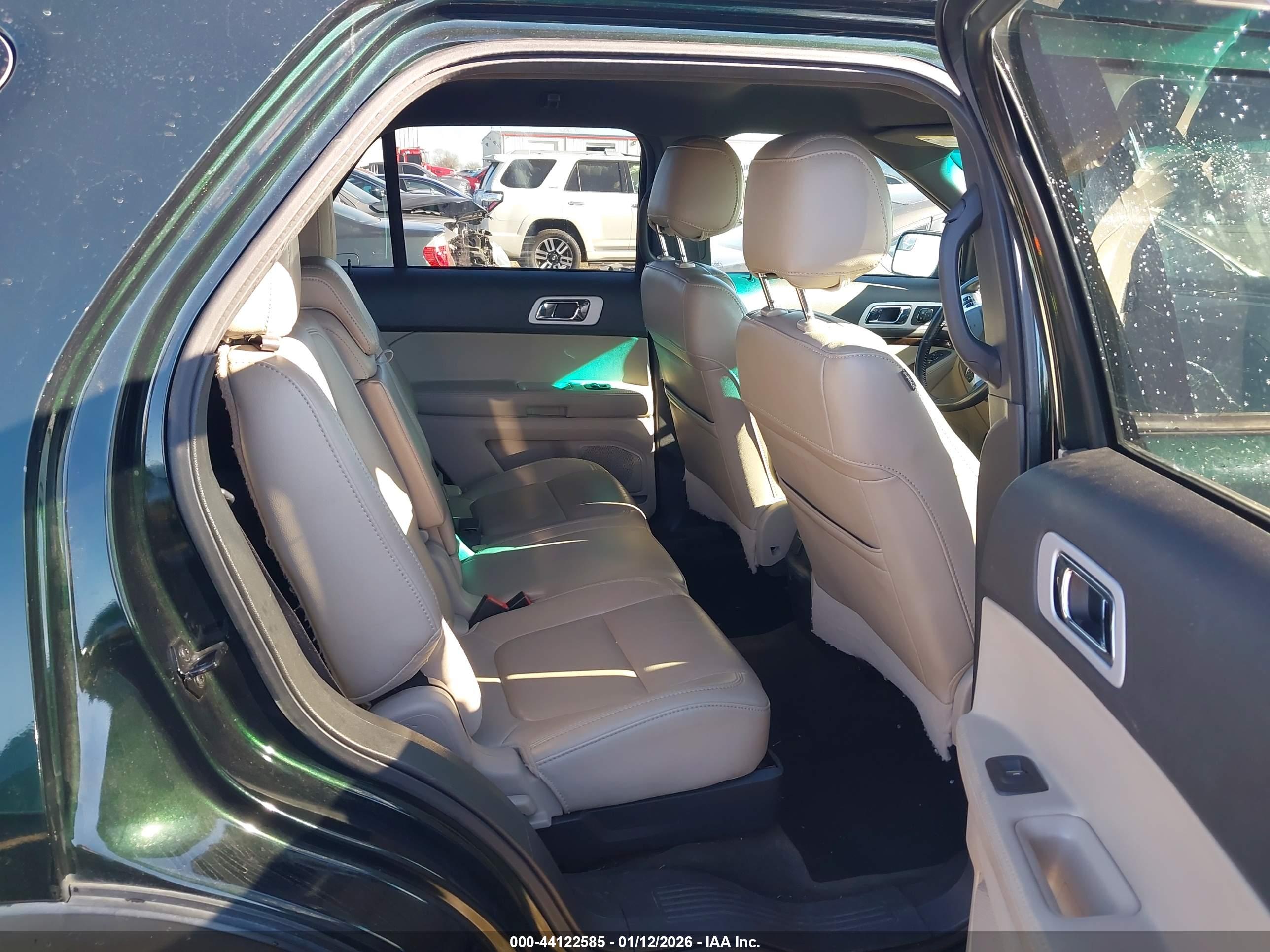 FORD EXPLORER image 8