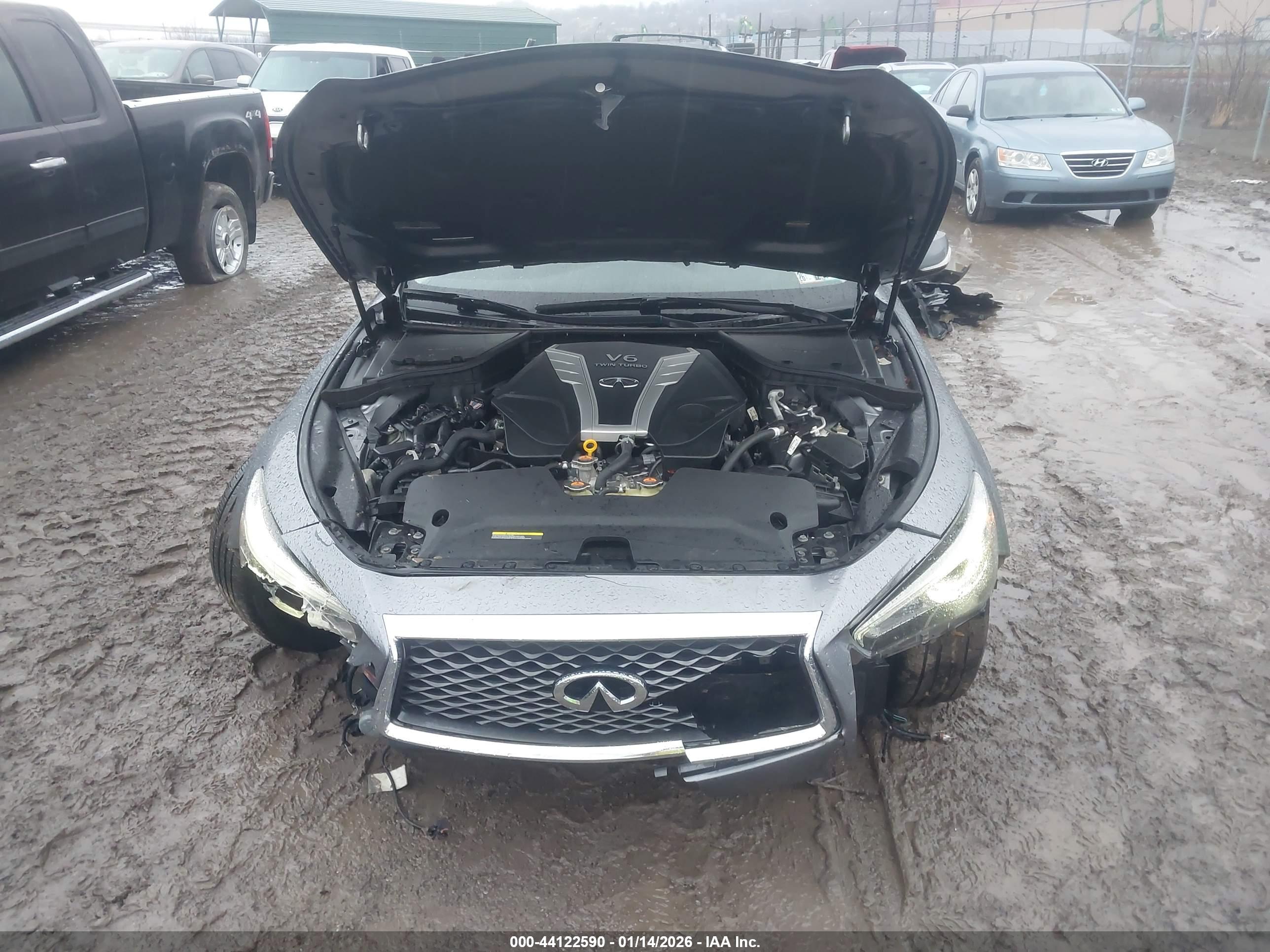 INFINITI Q50 image 10