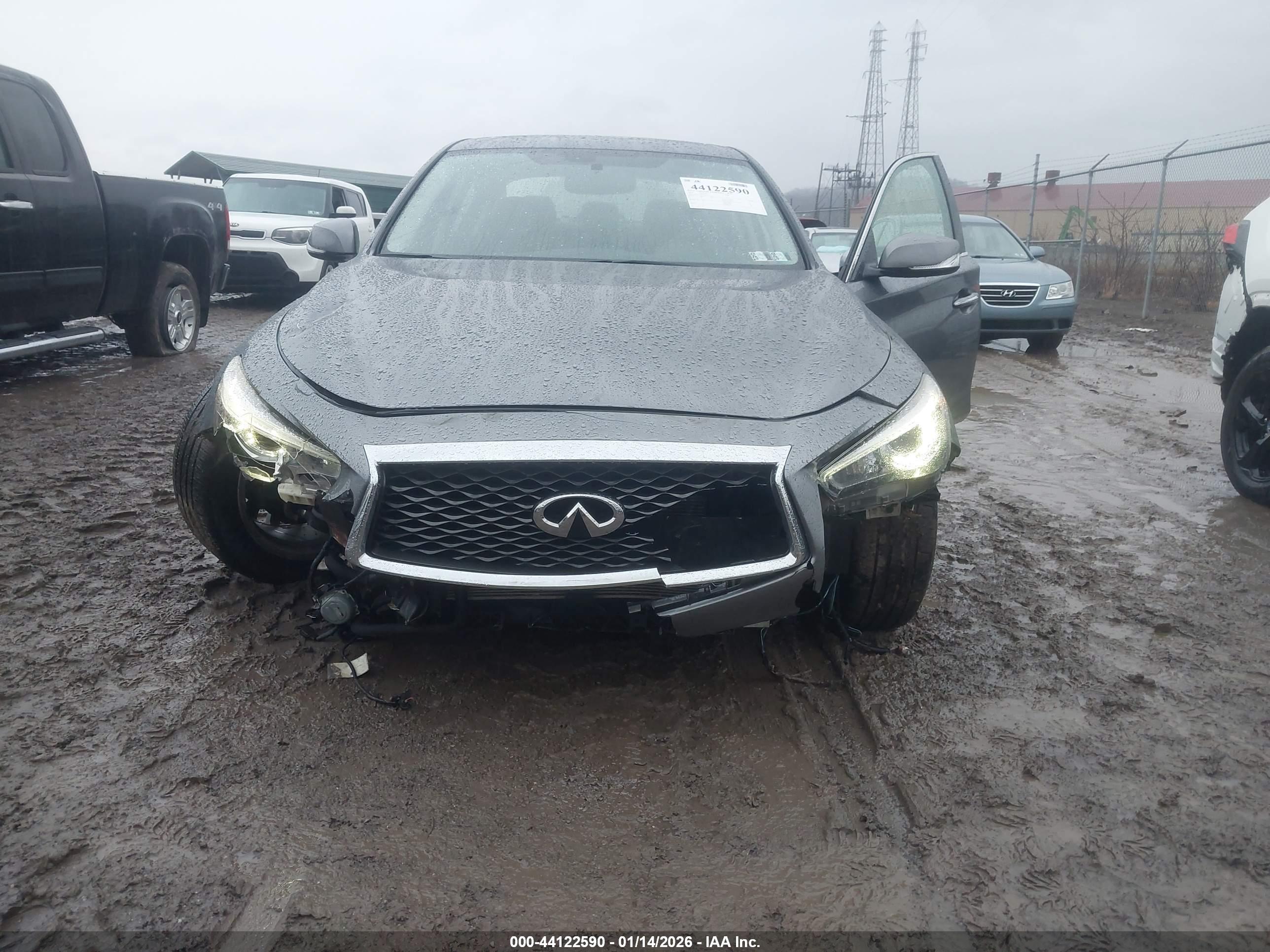 INFINITI Q50 image 6