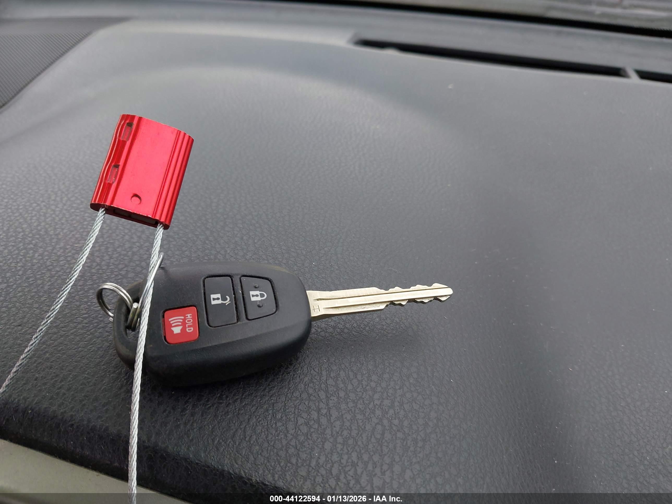 TOYOTA RAV4 image 11