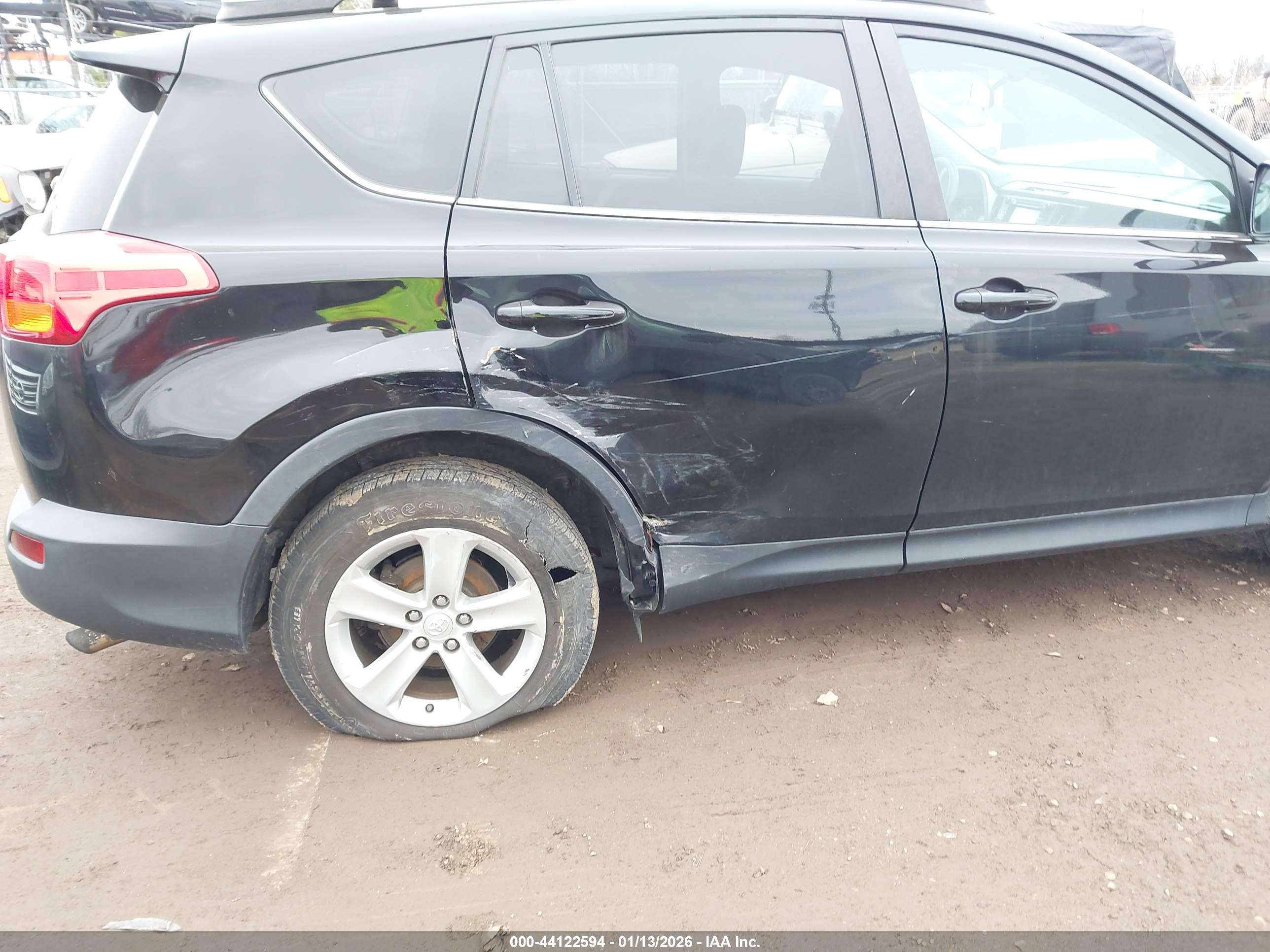 TOYOTA RAV4 image 6