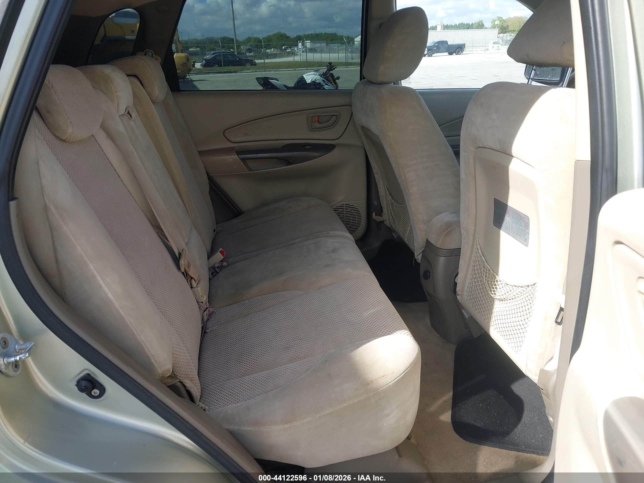 HYUNDAI TUCSON image 8