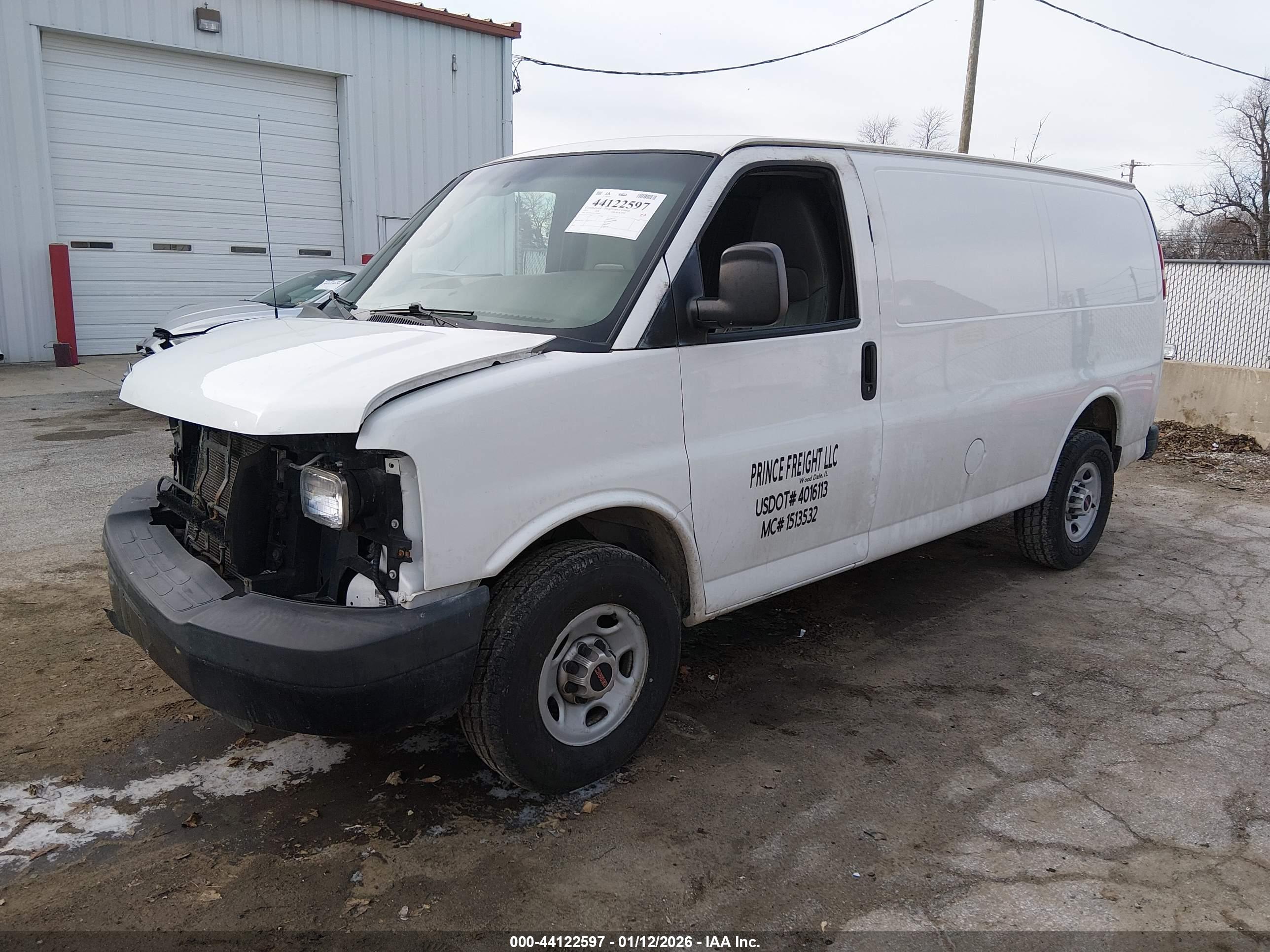GMC SAVANA image 2