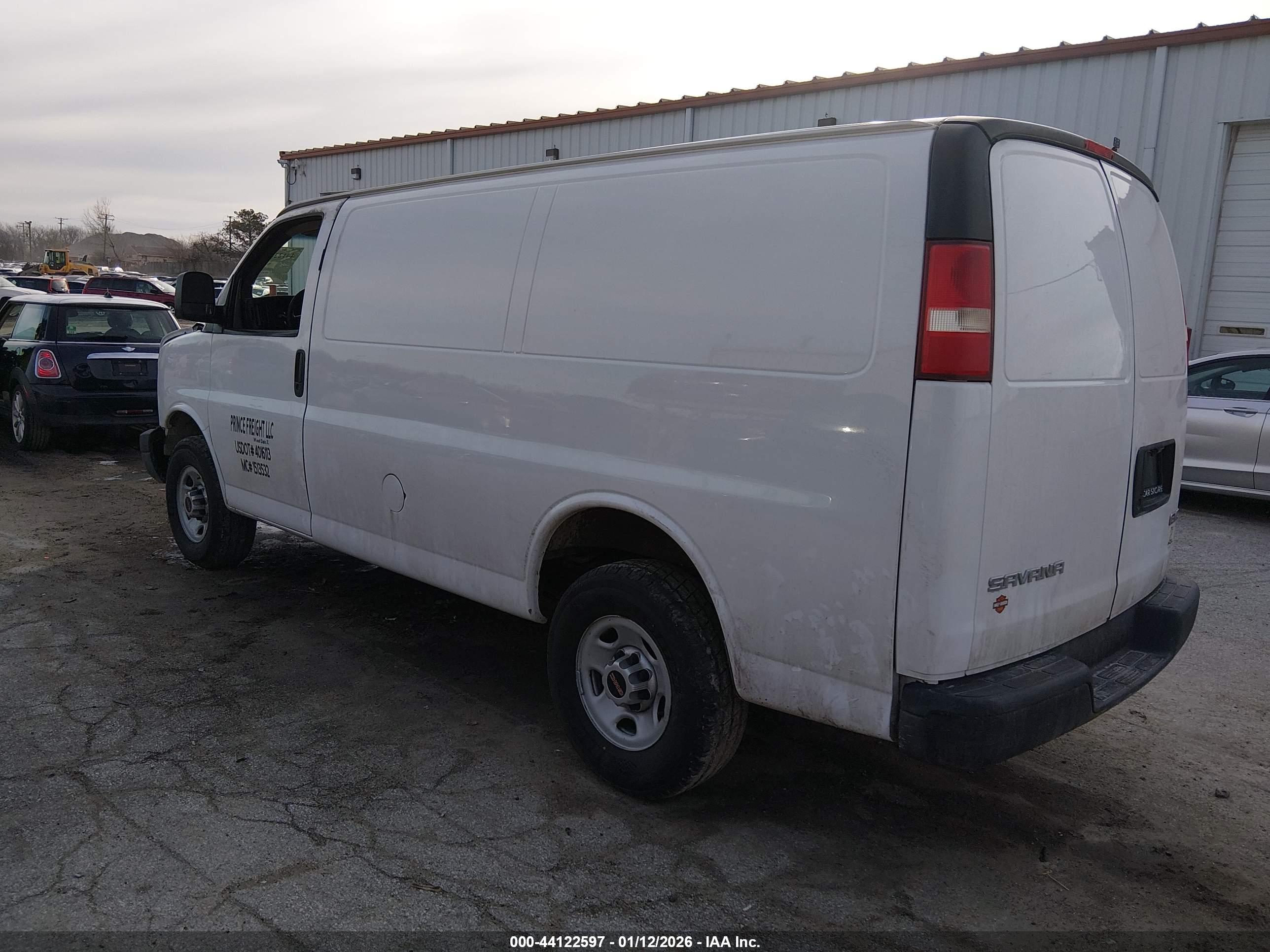 GMC SAVANA image 3
