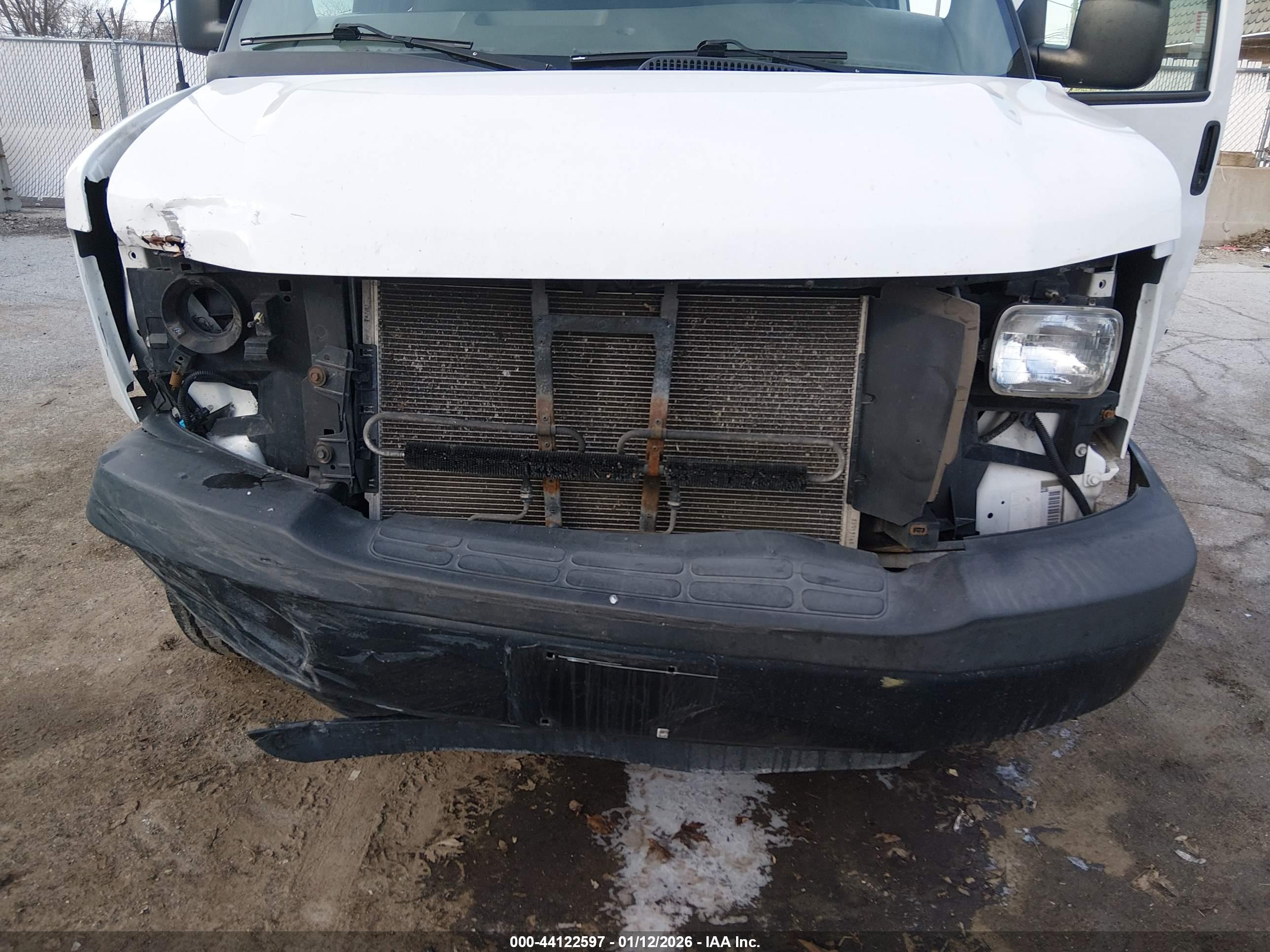 GMC SAVANA image 6