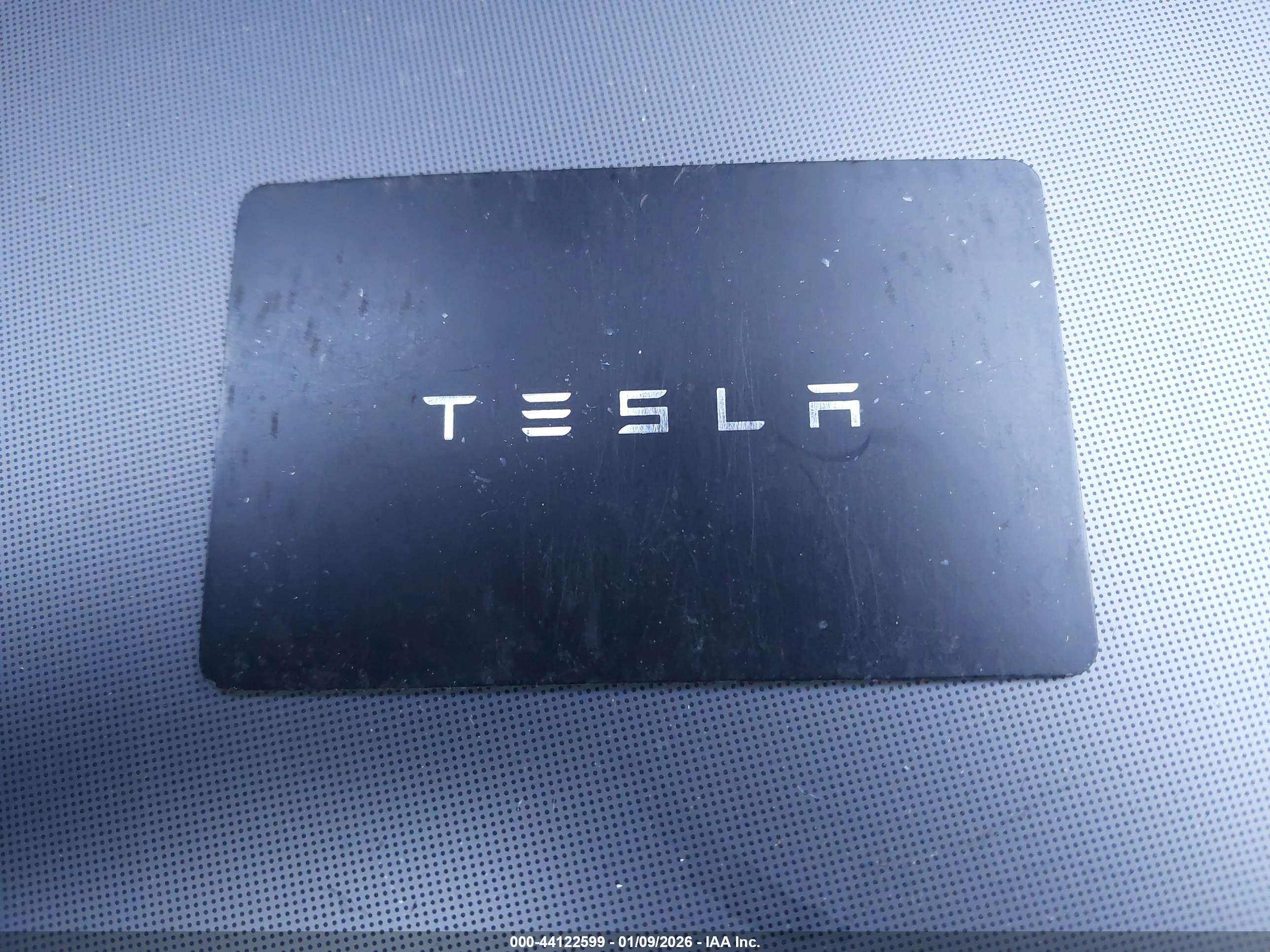 TESLA MODEL image 11