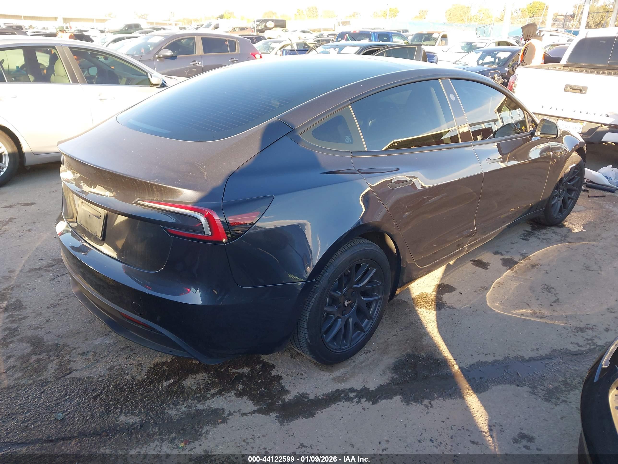 TESLA MODEL image 4