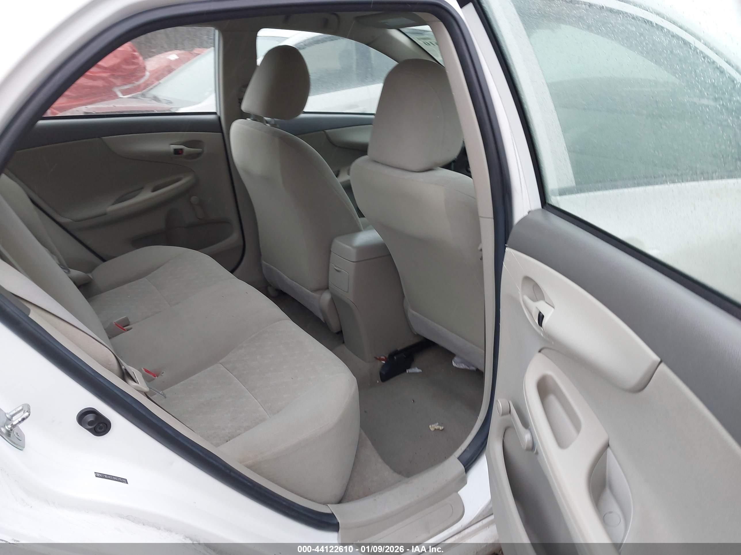 TOYOTA COROLLA image 8