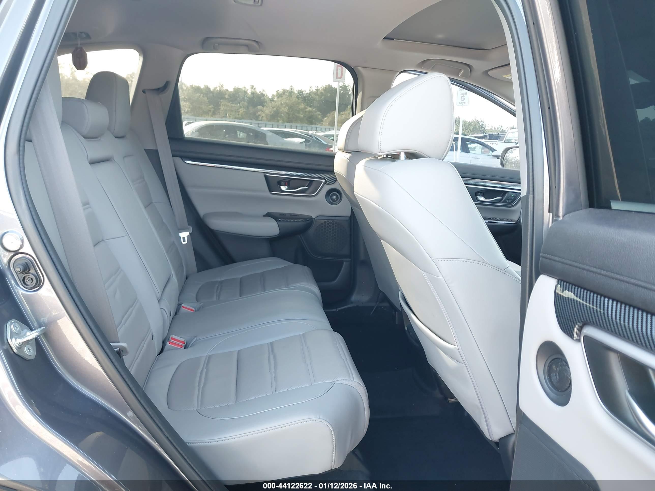 HONDA CR-V image 8
