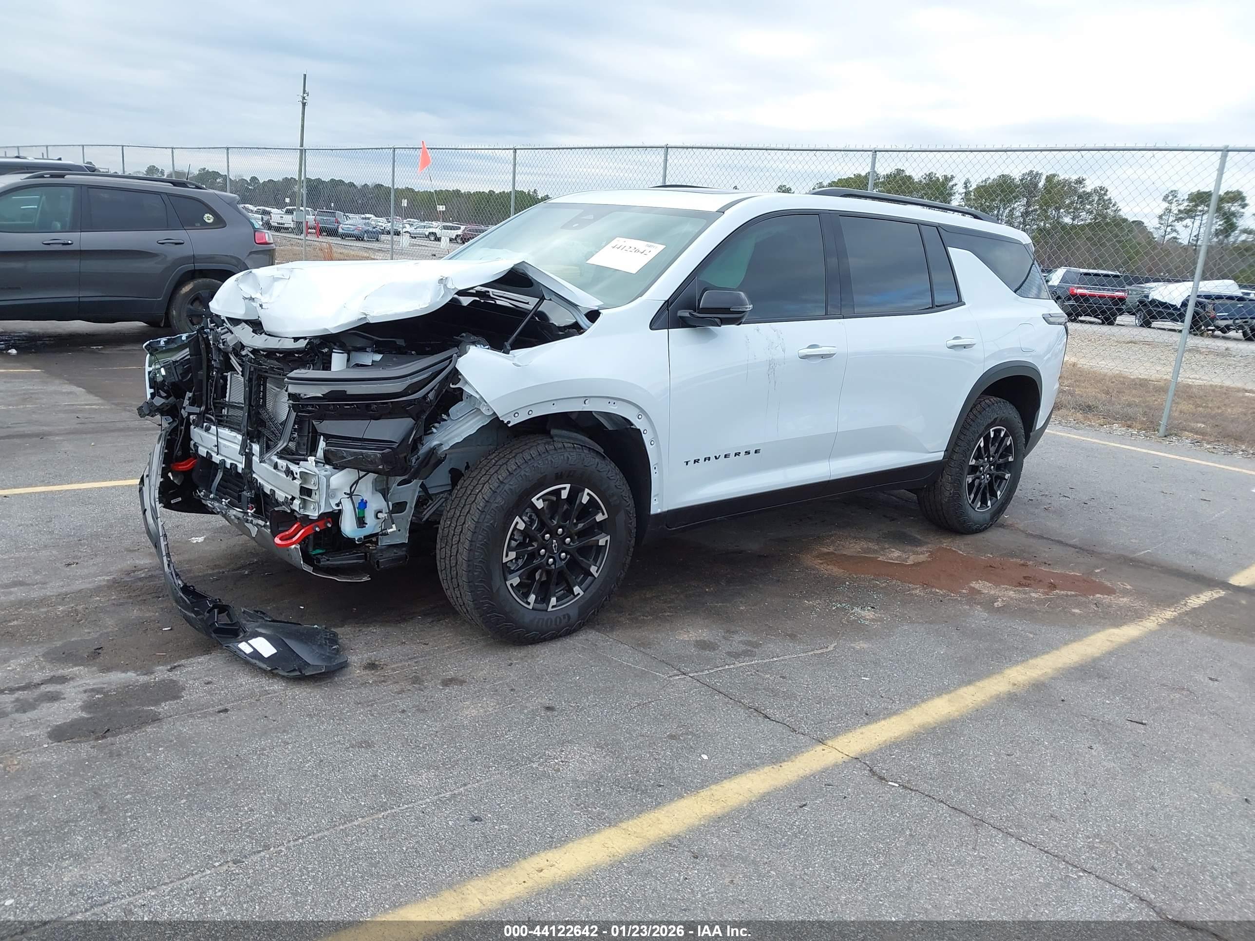 CHEVROLET TRAVERSE image 2