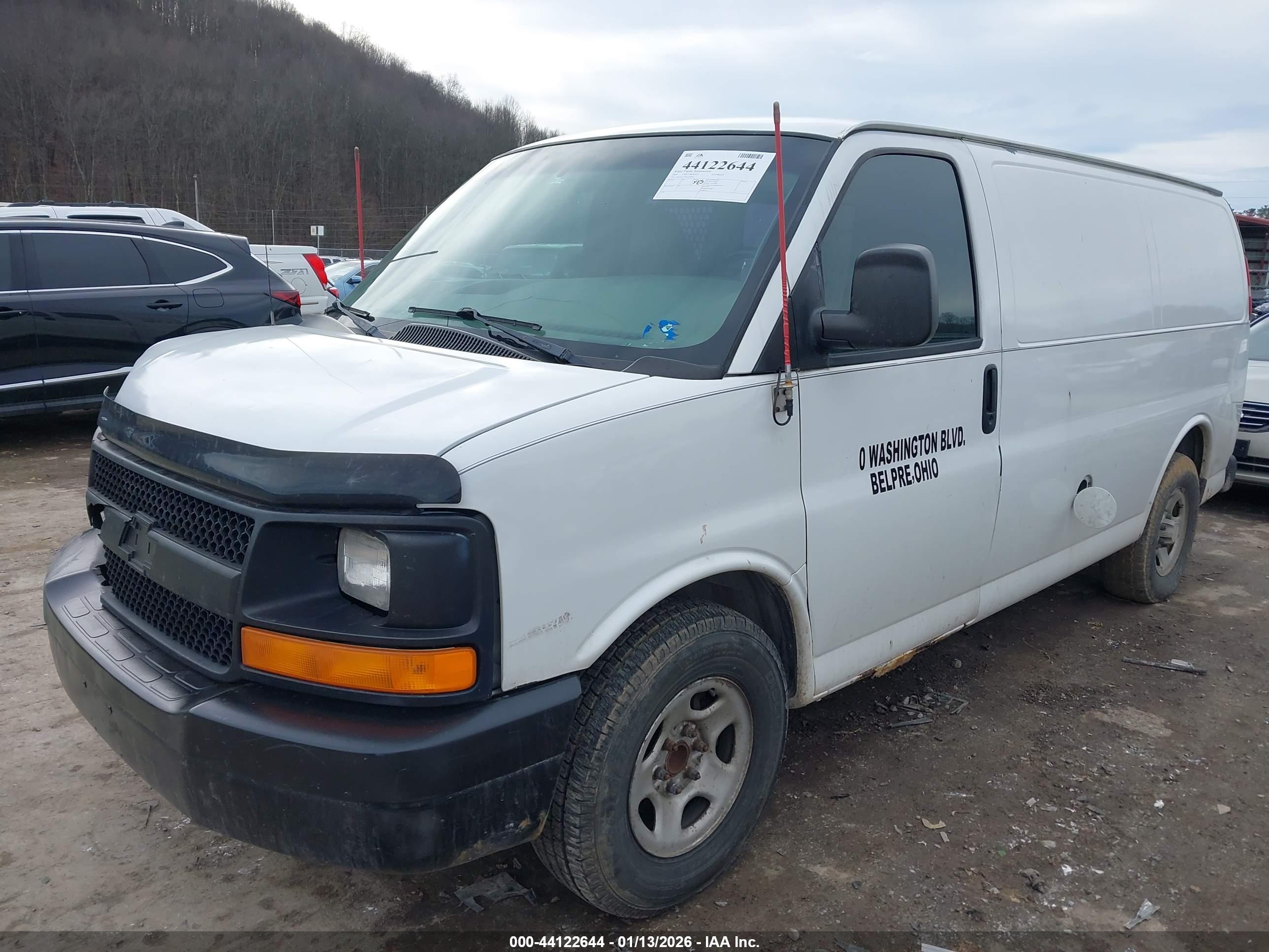 CHEVROLET EXPRESS image 2