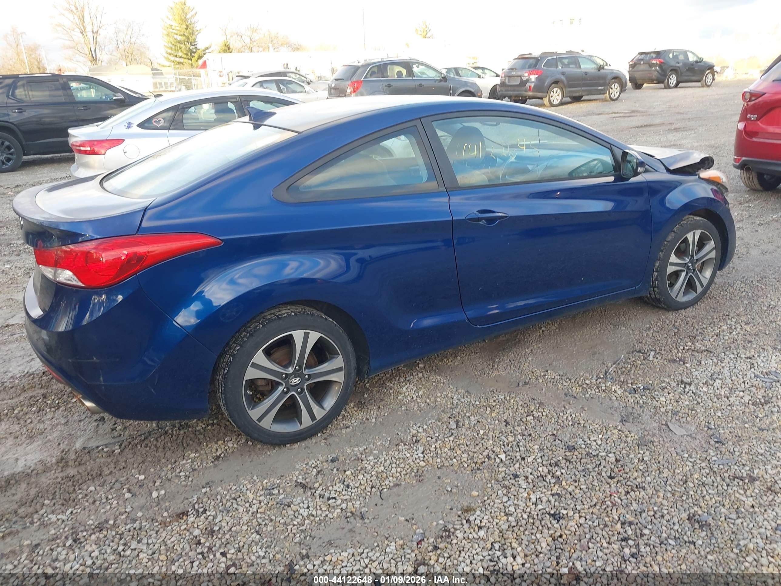 HYUNDAI ELANTRA image 4