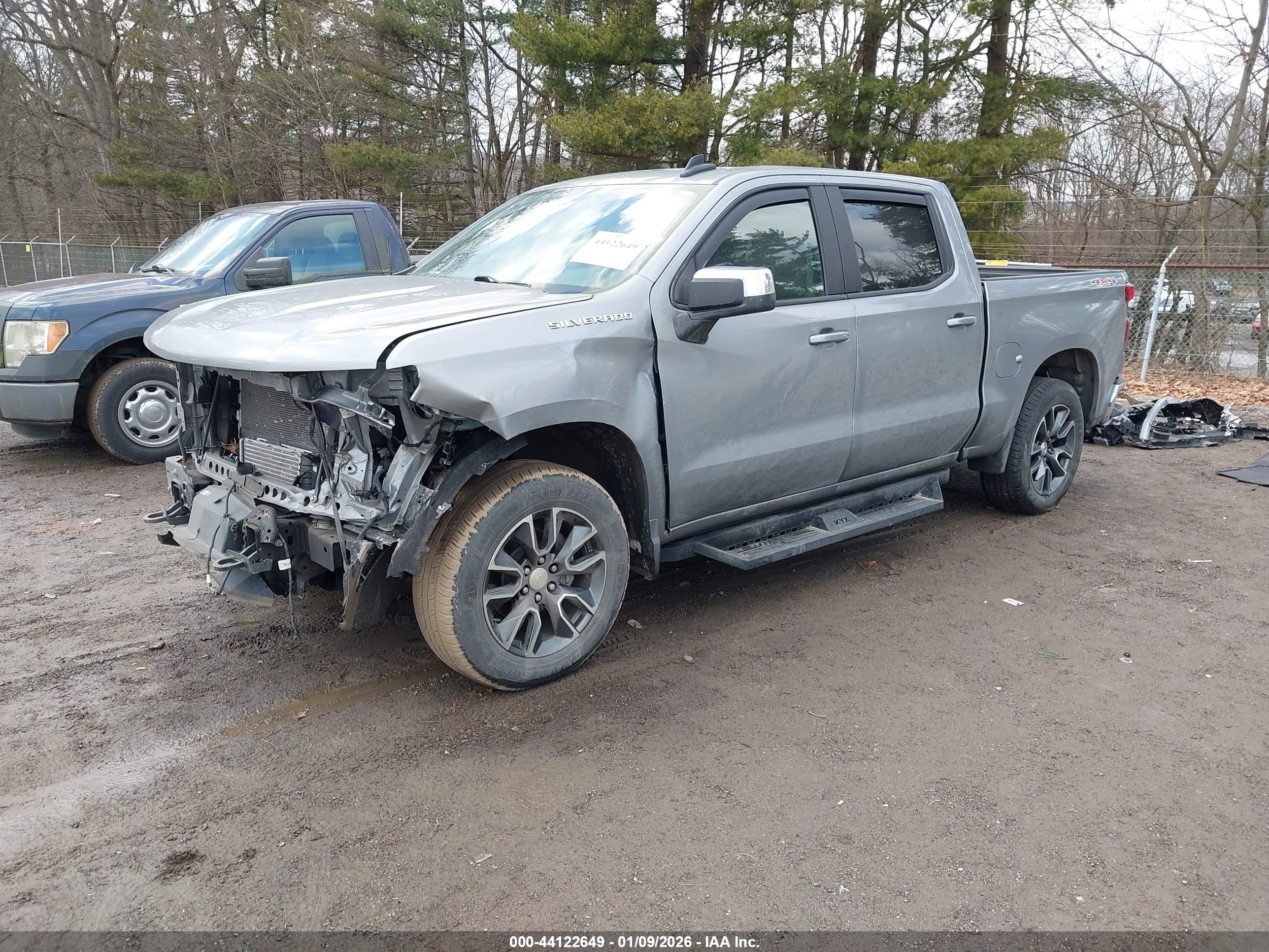 CHEVROLET SILVERADO image 2