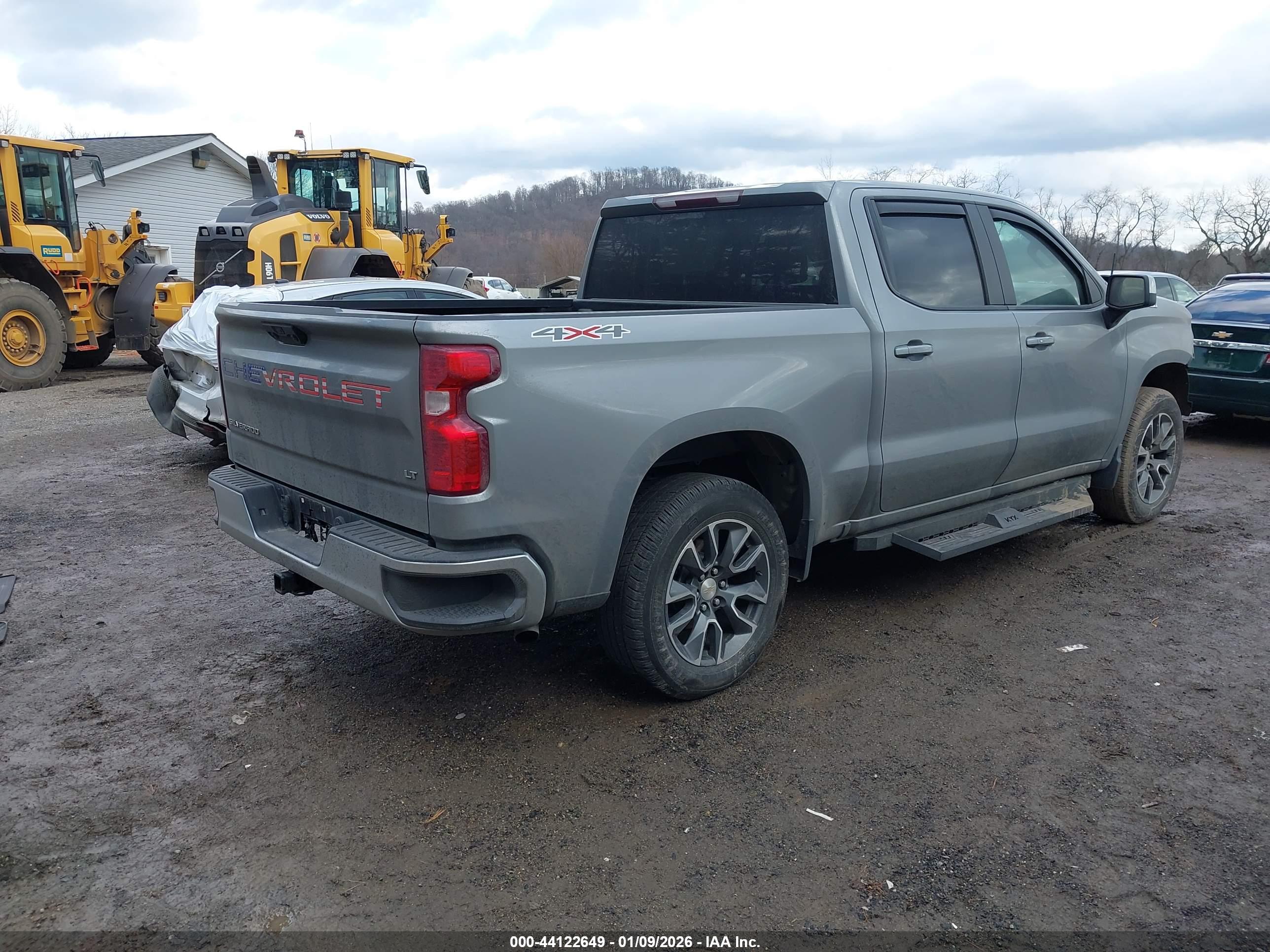 CHEVROLET SILVERADO image 4