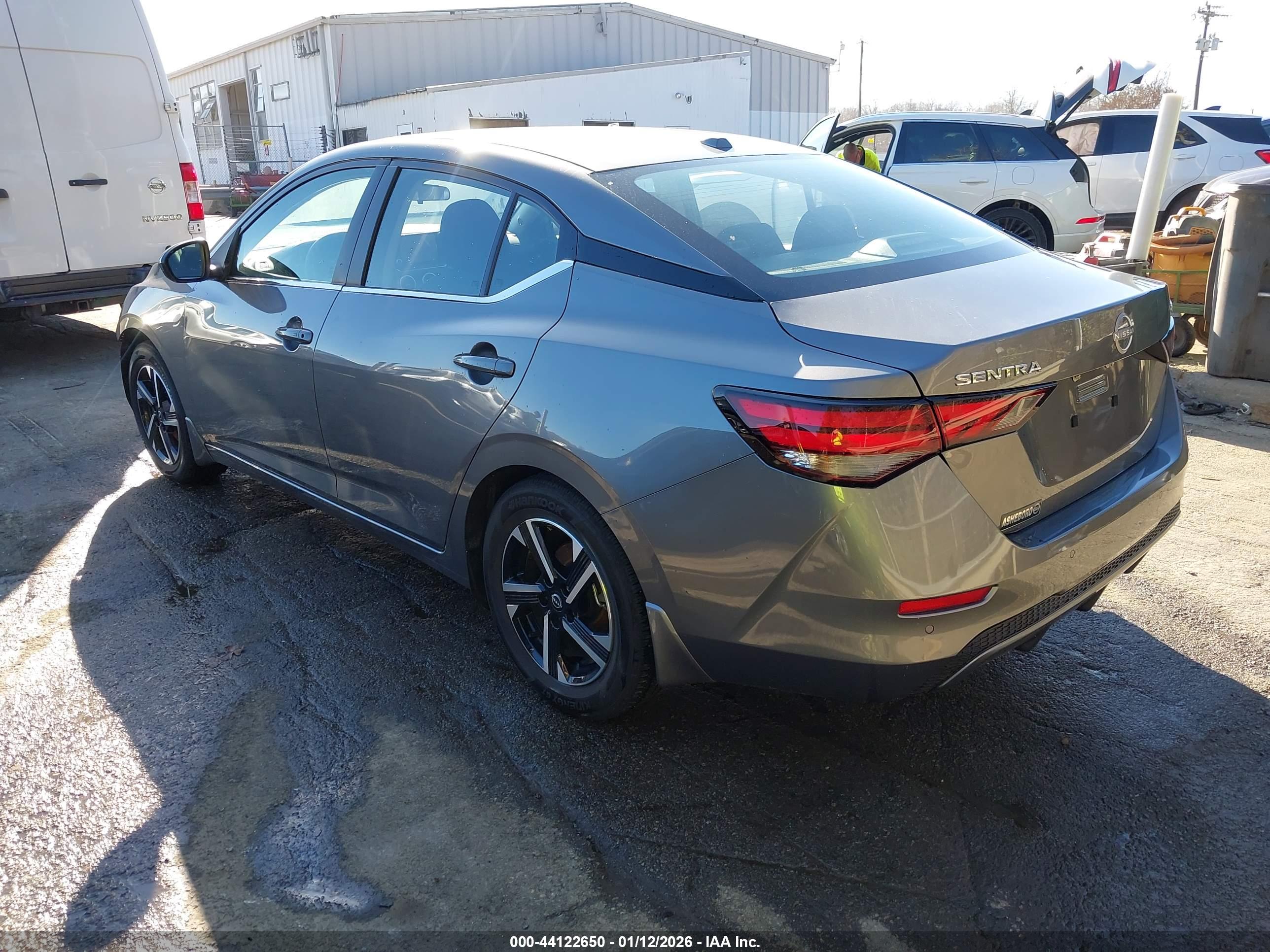 NISSAN SENTRA image 3