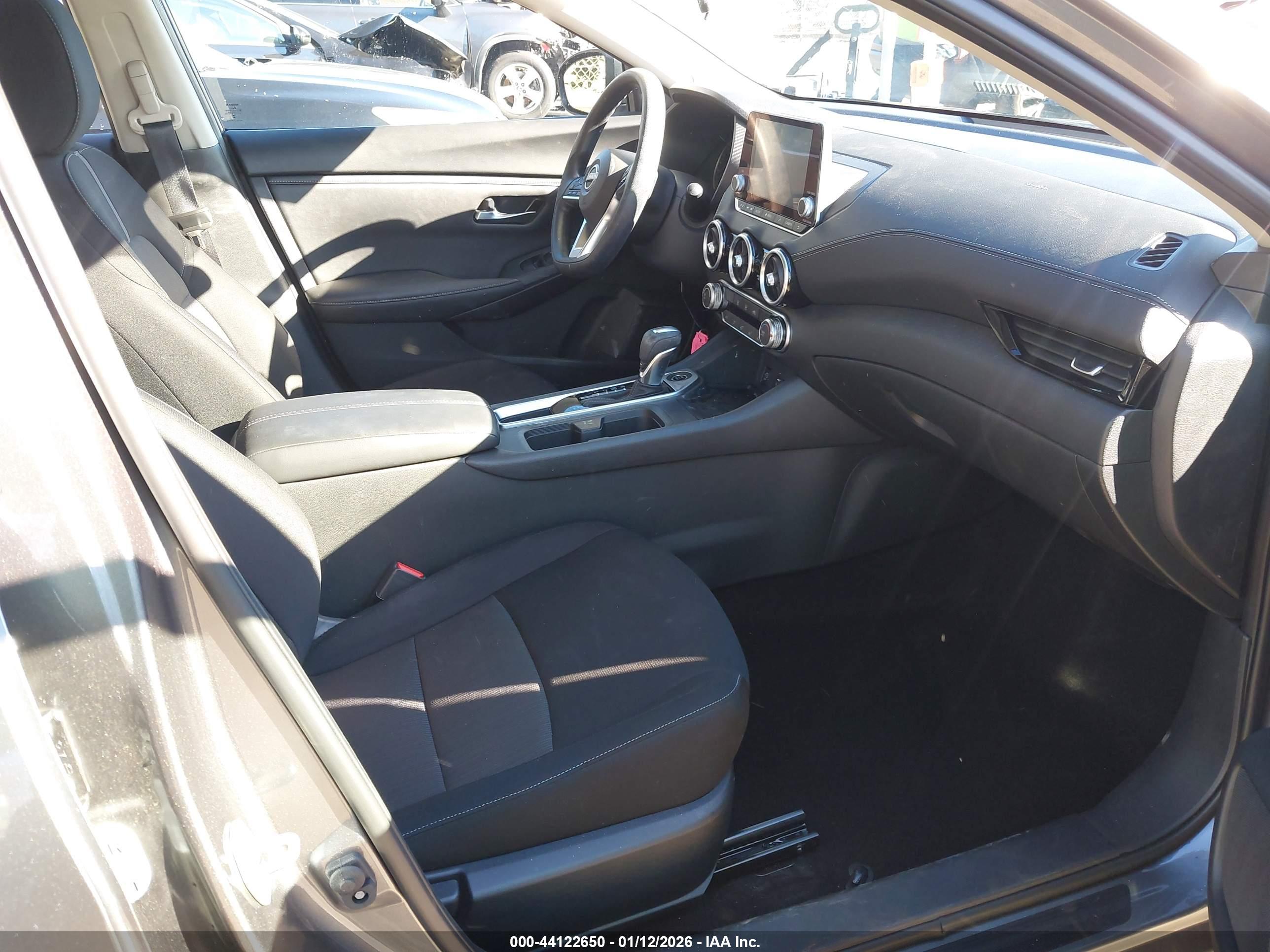 NISSAN SENTRA image 5