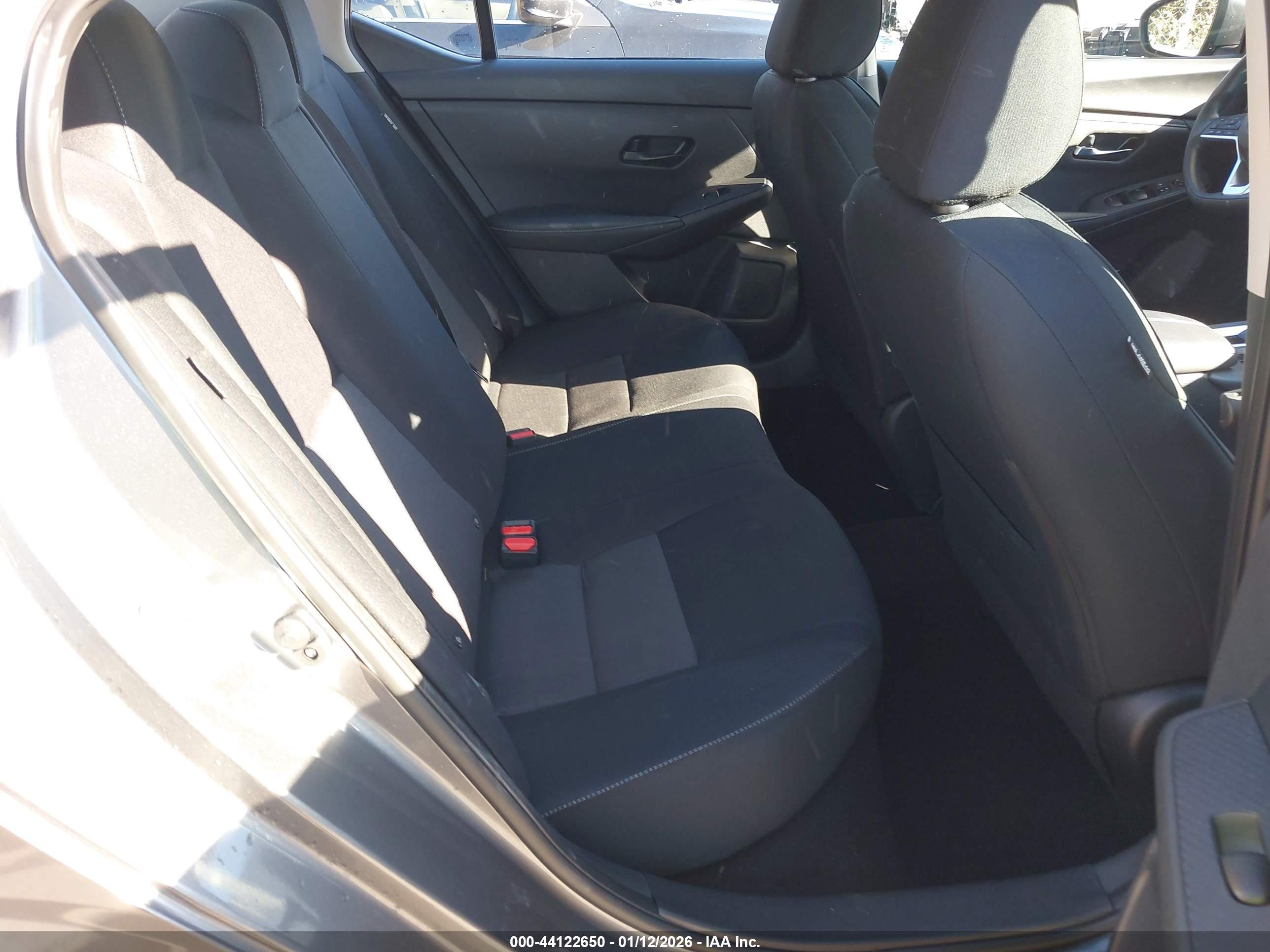 NISSAN SENTRA image 8