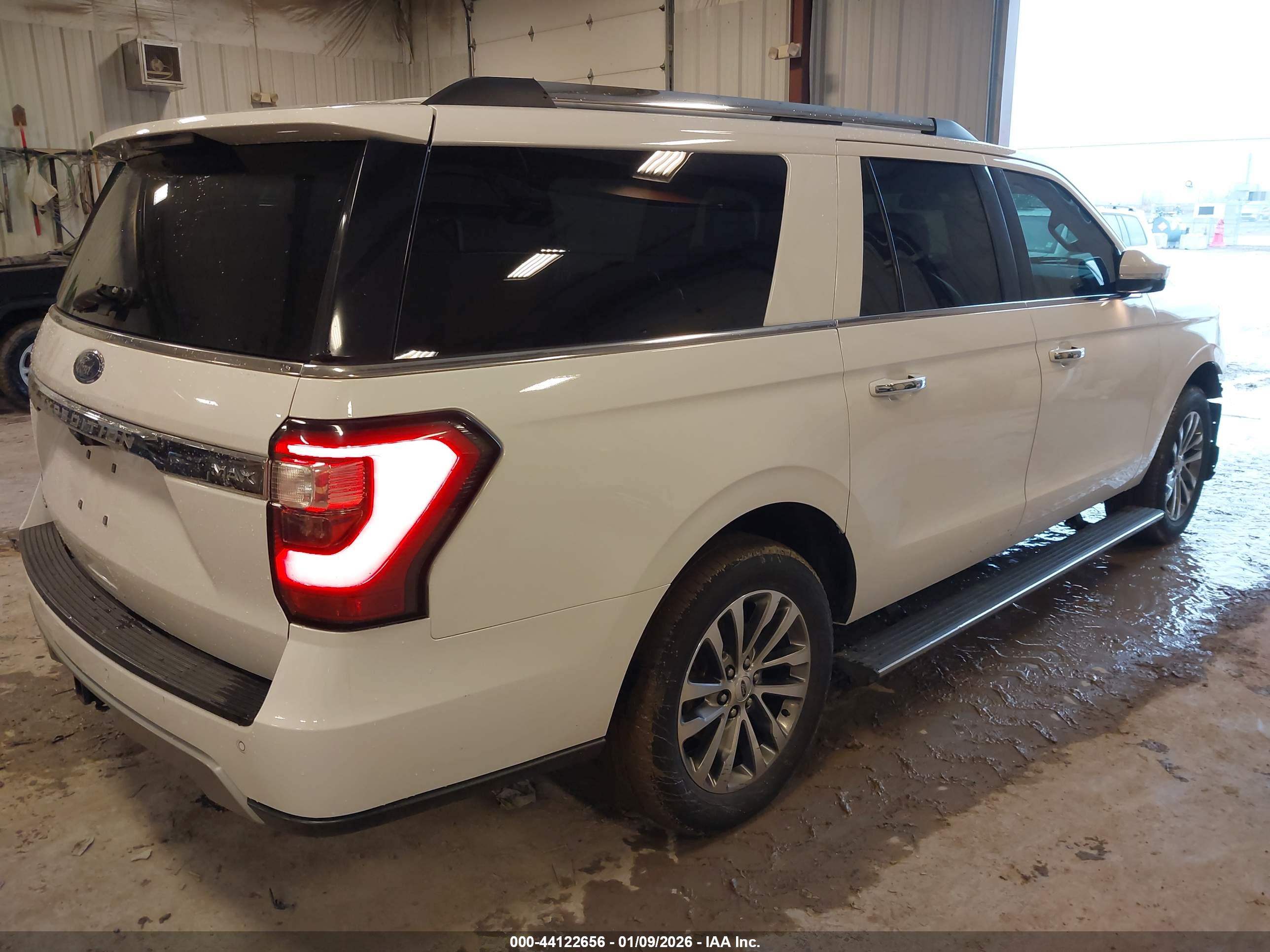 FORD EXPEDITION image 4