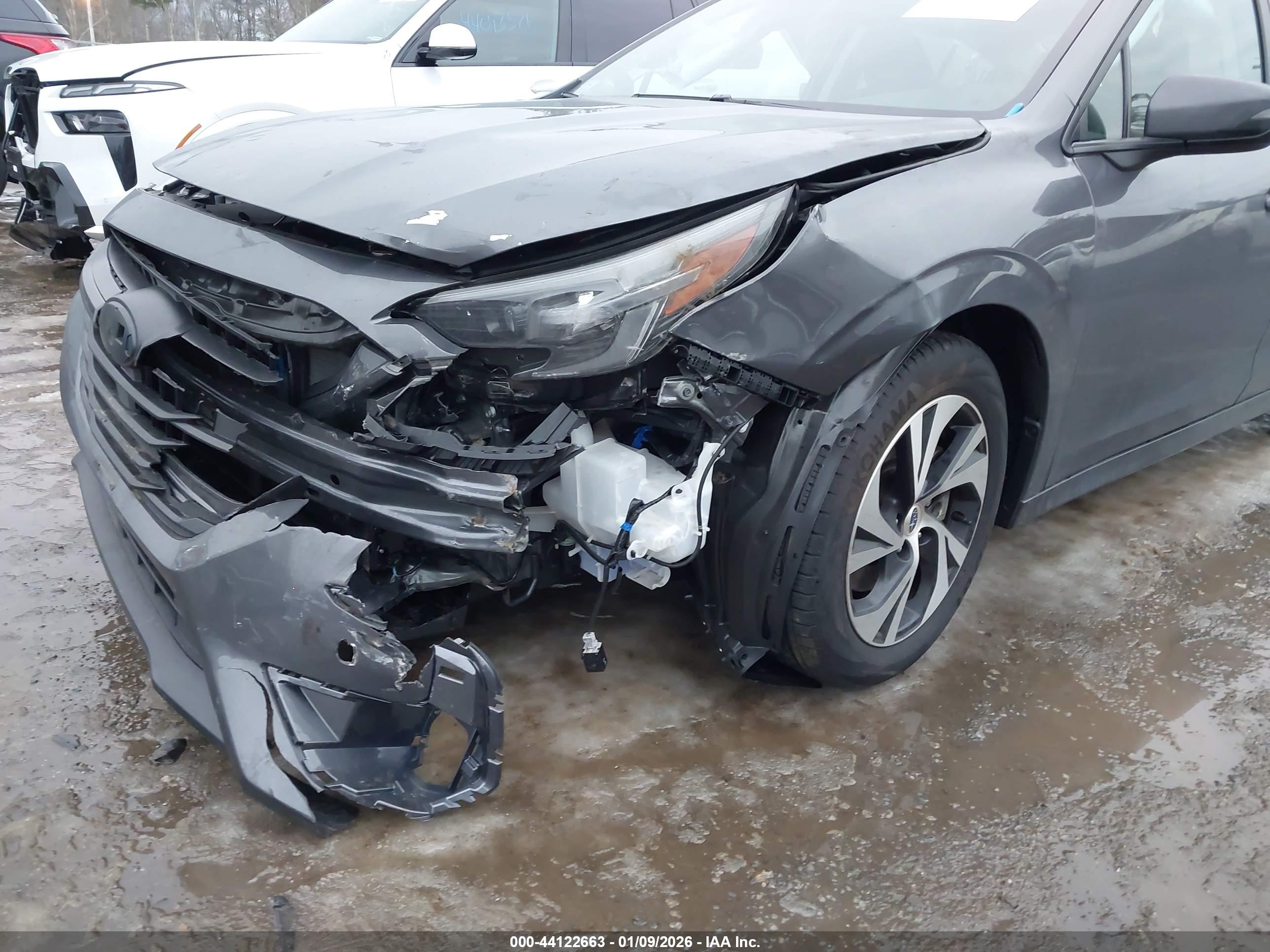 SUBARU LEGACY image 6